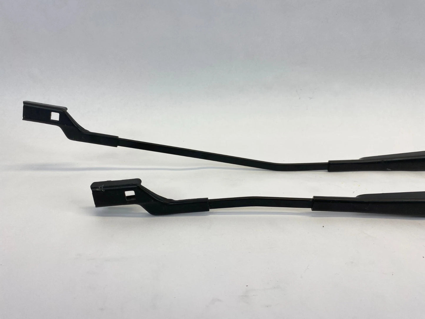 12-17 VOLKSWAGEN CC FRONT WINDSHIELD WIPER ARMS PAIR LEFT RIGHT OEM 3C8955409B