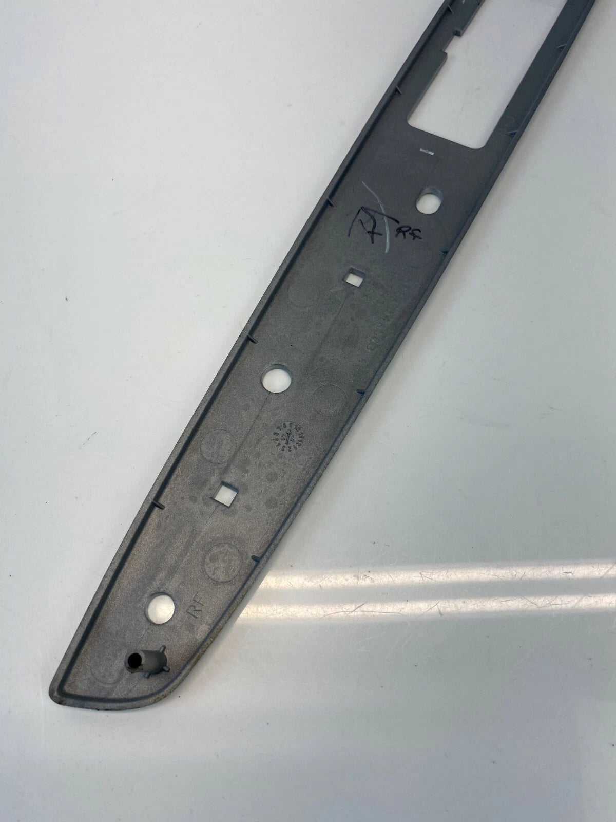 2005-2007 MERCURY MARINER FRONT RIGHT WINDOW SWITCH BEZEL PANEL 5E6X-14A563-AC