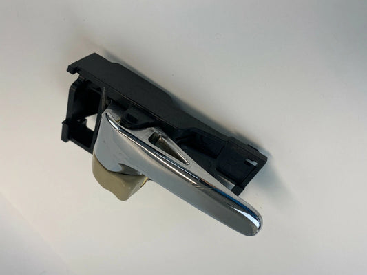 2000-2004 TOYOTA AVALON INSIDE DOOR HANDLE FRONT RIGHT PASSENGER OEM 69205-AC010