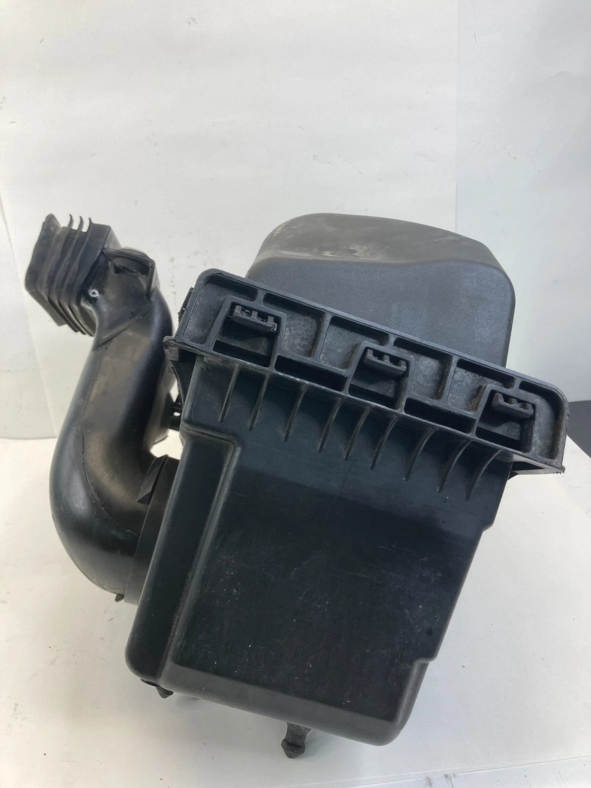 10-19 LINCOLN MKT 3.5L TURBO AIR INTAKE CLEANER FILTER BOX HOUSING AA539C652CE