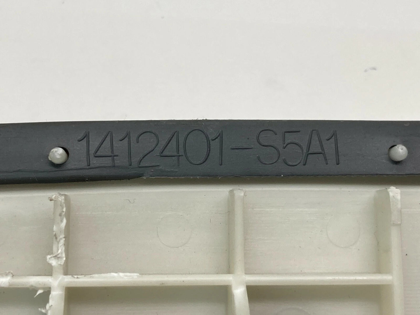 2001-2005 HONDA CIVIC REAR RIGHT DOOR ARMREST TRIM COVER PANEL OEM 1412401S5A1