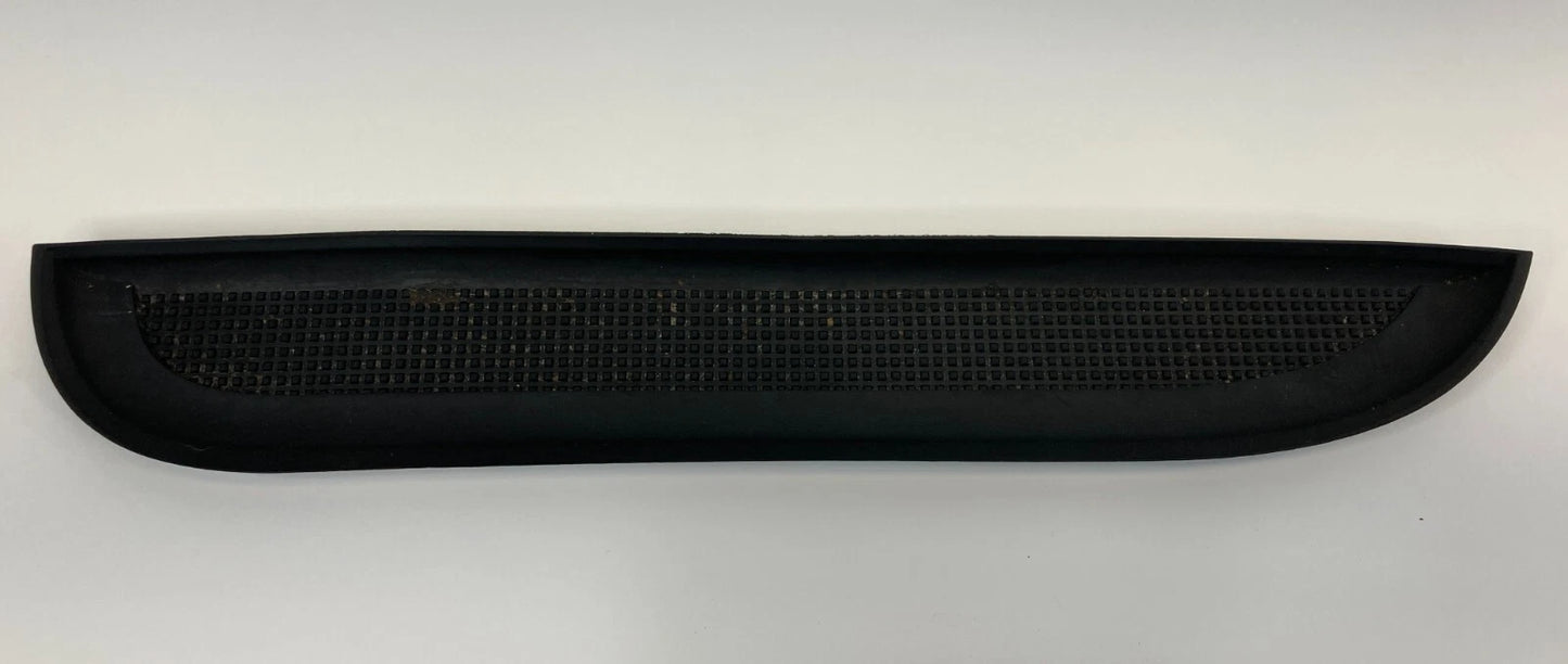 2006-2009 RANGE ROVER SPORT FRONT CENTER CONSOLE LEFT SIDE INCERT RUBBER MAT