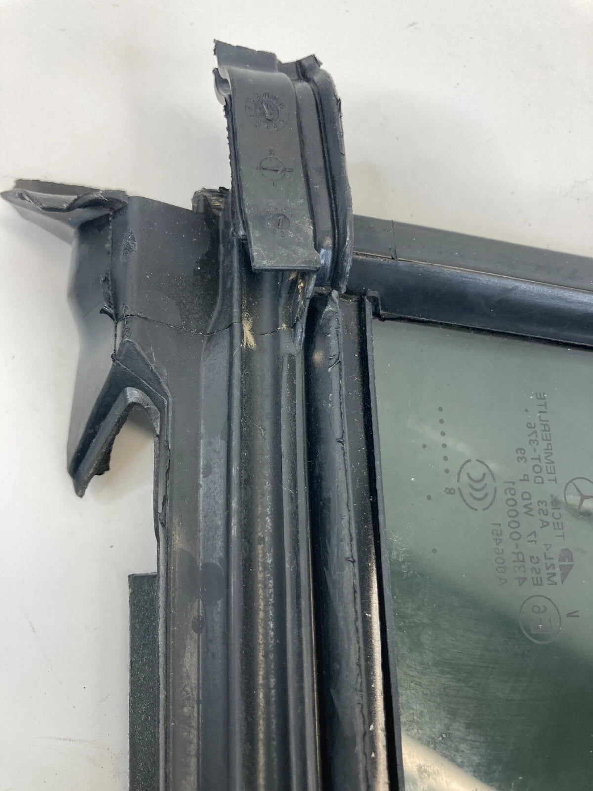 06-11 MERCEDES-BENZ ML350 07-09 ML320 REAR RIGHT SIDE DOOR VENT WINDOW GLASS OEM