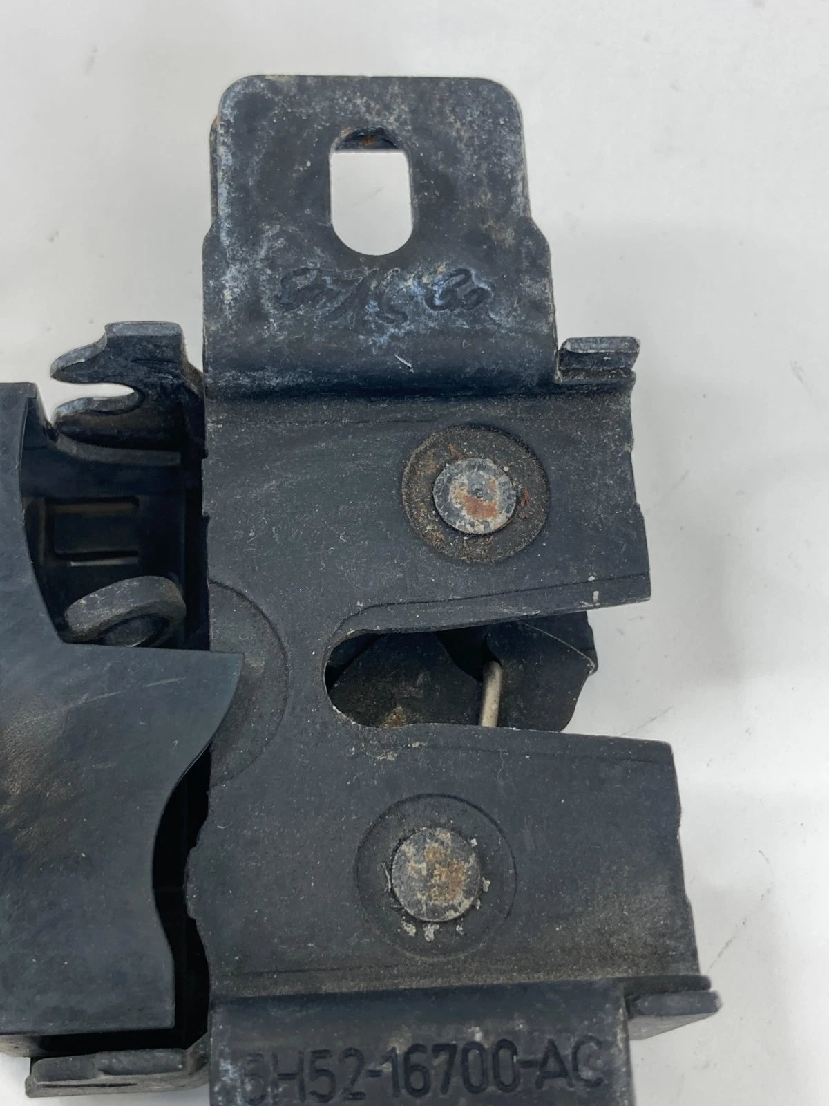 2008-2012 LAND ROVER LR2 HOOD LOCK LATCH RELEASE ACTUATOR OEM