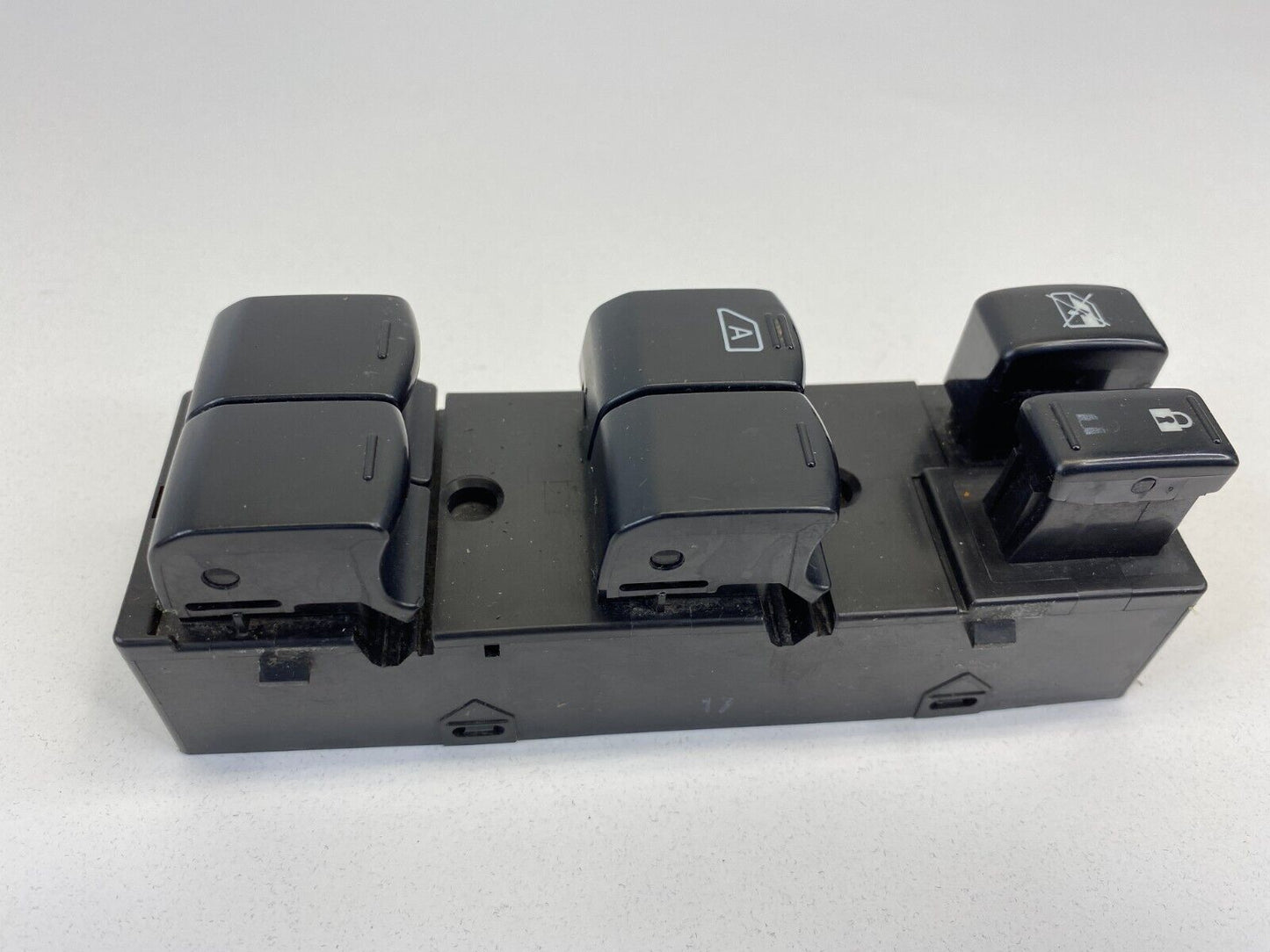 2008-2010 Nissan Rogue SL SUV 4-DR Front Left Driver Door Power Window Switch