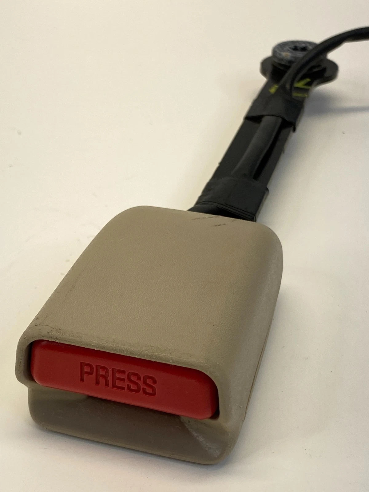 2013-2020 NISSAN PATHFINDER FRONT RIGHT PASSENGER SEAT BELT BUCKLE OEM