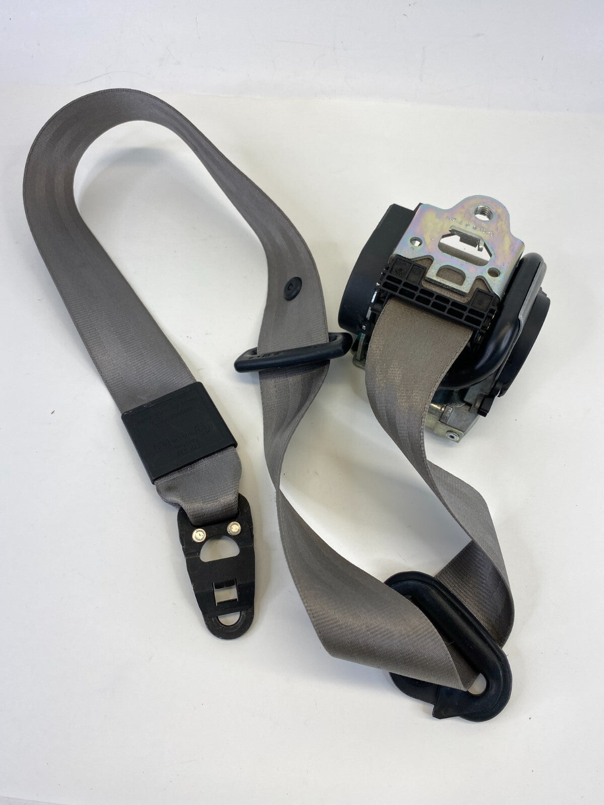 2002-2008 Audi A4 Quattro Front Right PassengerSide Seat Belt Retractor E1040336