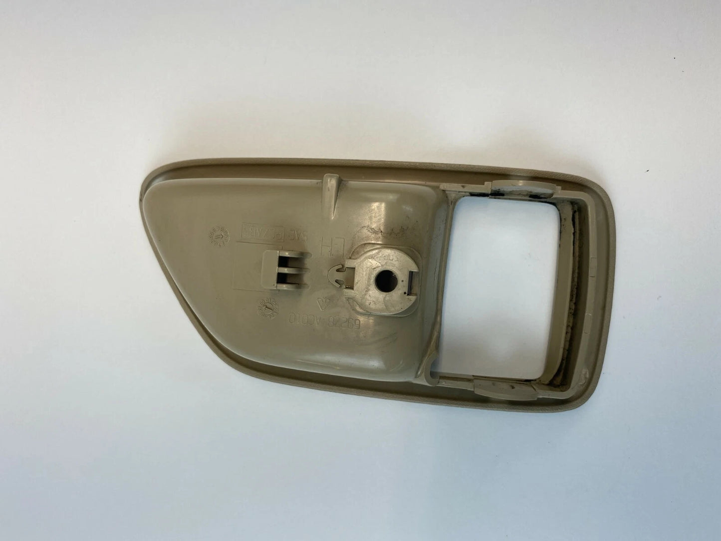 2000 2001 2002 2003 2004 TOYOTA AVALON FRONT LEFT INNER DOOR HANDLE BEZEL TRIM