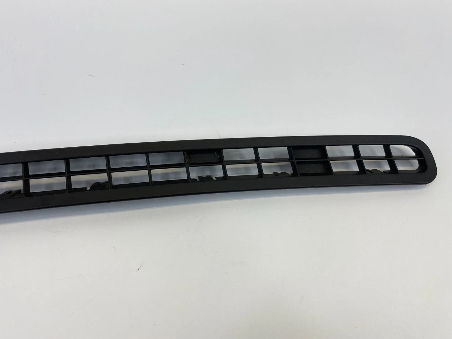 2002-2007 SATURN VUE DASH RIGHT SIDE AIR VENT DEFROST GRILLE 22712732 OEM