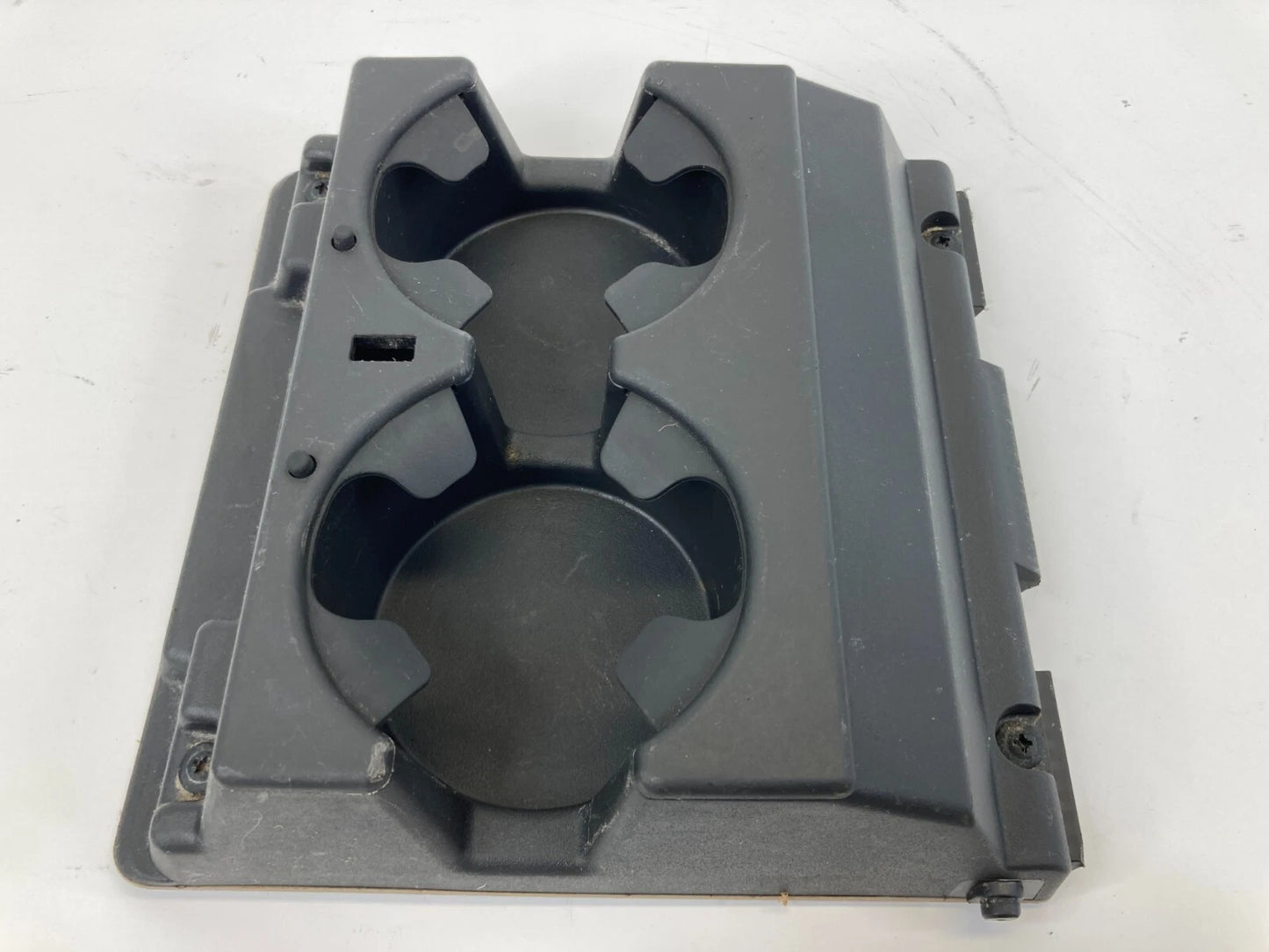 03-06 CHEVROLET TAHOE REAR BACK CENTER CONSOLE DUAL CUP HOLDER CUP HOLDER OEM