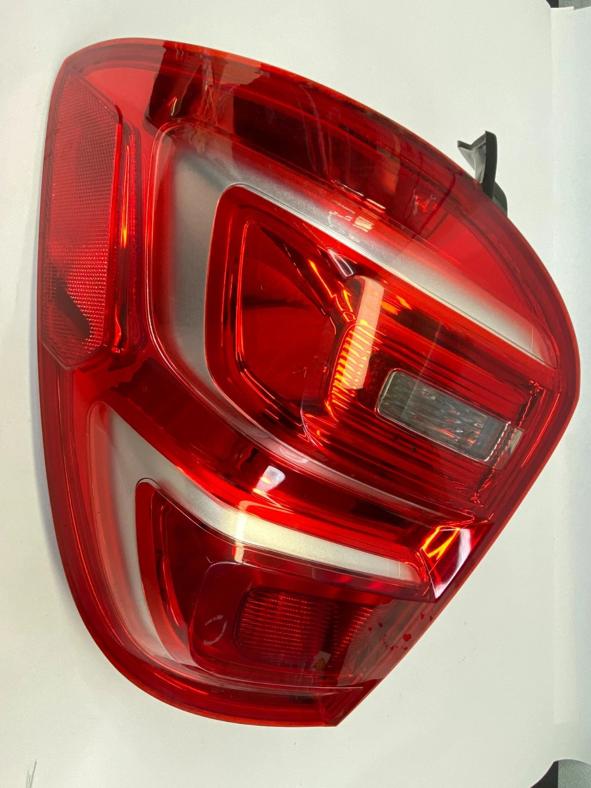 2016 2017 CHEVROLET EQUINOX TAIL LIGHT LAMP LEFT DRIVER SIDE OUTER OEM