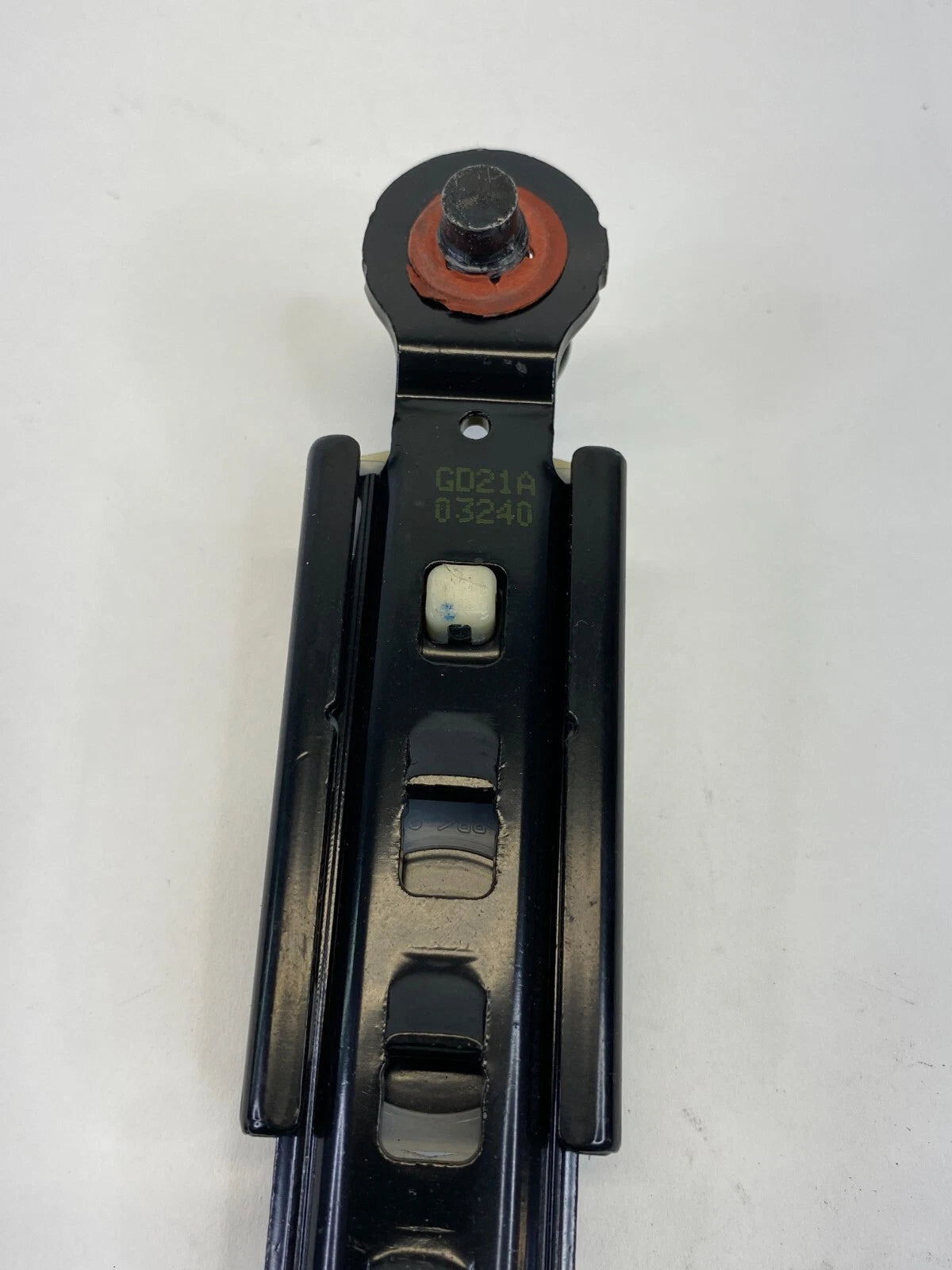 2011-2016 KIA FORTE FRONT RIGHT PASSEGER SIDE SEAT BELT HEIGHT ADJUSTER OEM