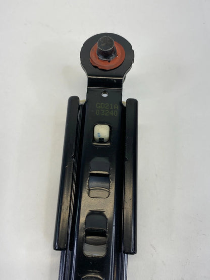 2011-2016 KIA FORTE FRONT RIGHT PASSEGER SIDE SEAT BELT HEIGHT ADJUSTER OEM