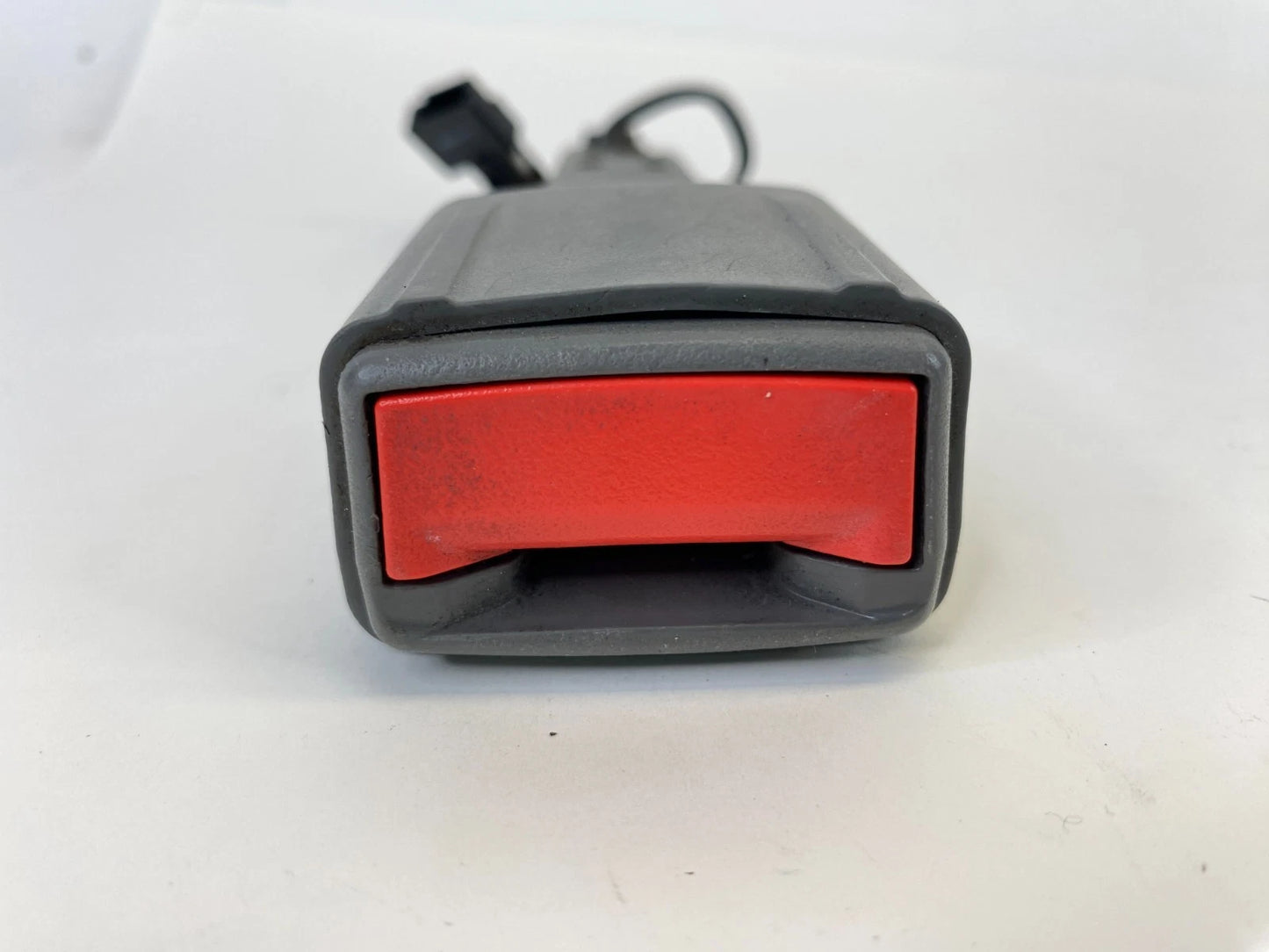 2013-2015 CHEVROLET MALIBU FRONT LEFT DRIVER SIDE SEAT BELT BUCKLE RECEIVER OEM