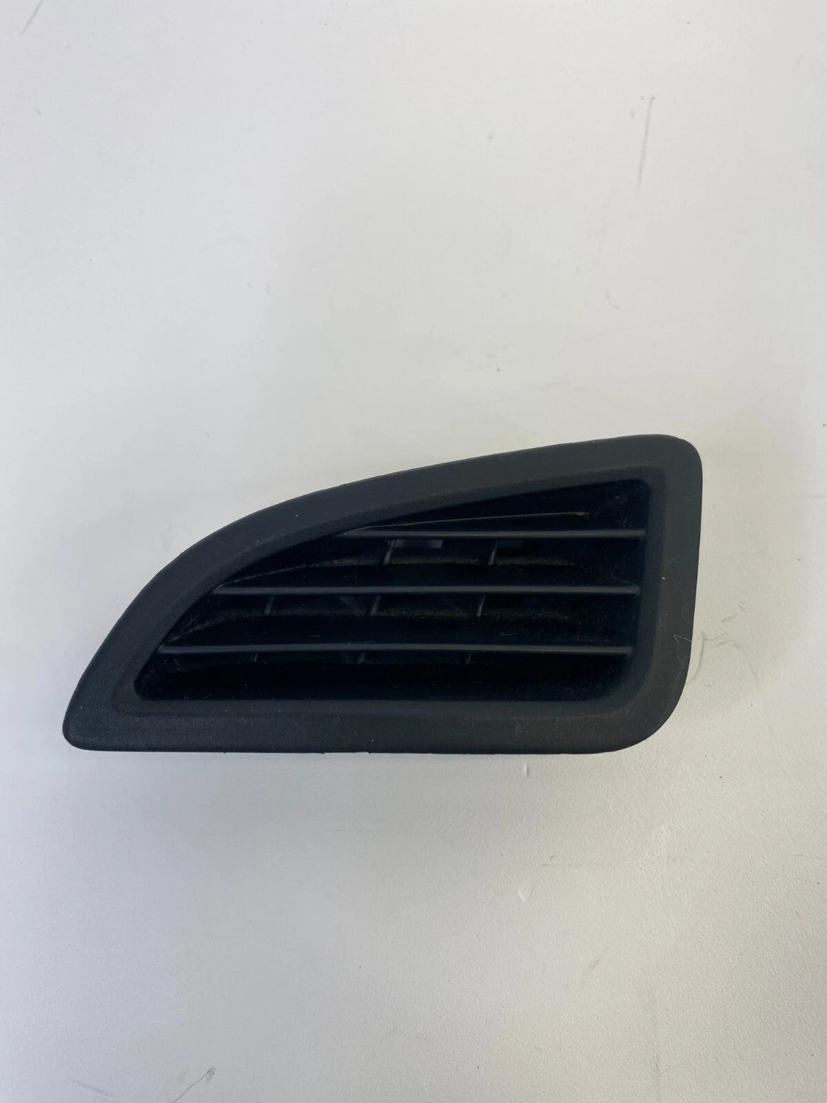 2011-2016 HYUNDAI ELANTRA SEDAN RIGHT DASH DEFROSTER A/C AC AIR VENT GRILLE OEM