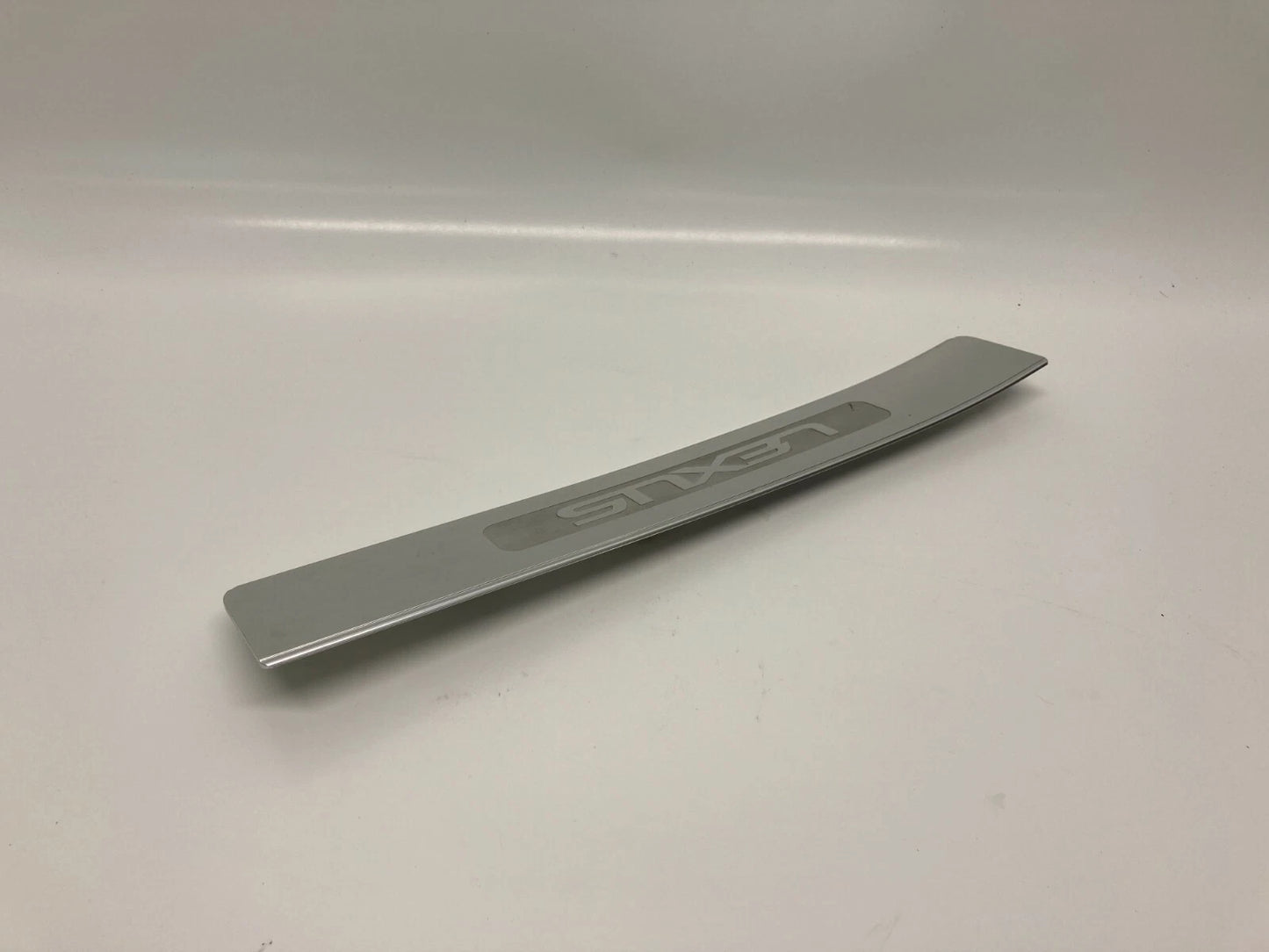 2006 LEXUS GS300 2007-2011 GS350 REAR RIGHT DOOR SILL SCUFF TRIM PLATE OEM