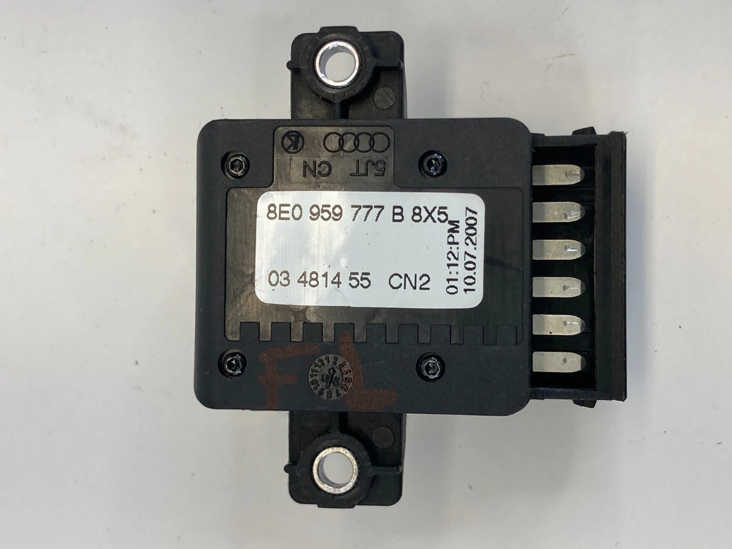 2005-2008 AUDI A4 QUATTRO DRIVER LEFT SIDE LUMBAR SUPPORT SWITCH 8E0959777B OEM