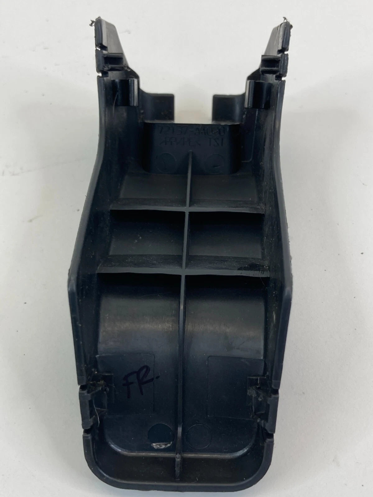 02-06 TOYOTA CAMRY FRONT RIGHT SEAT OUTER TRACK END CAP COVER TRIM 72137-AA020