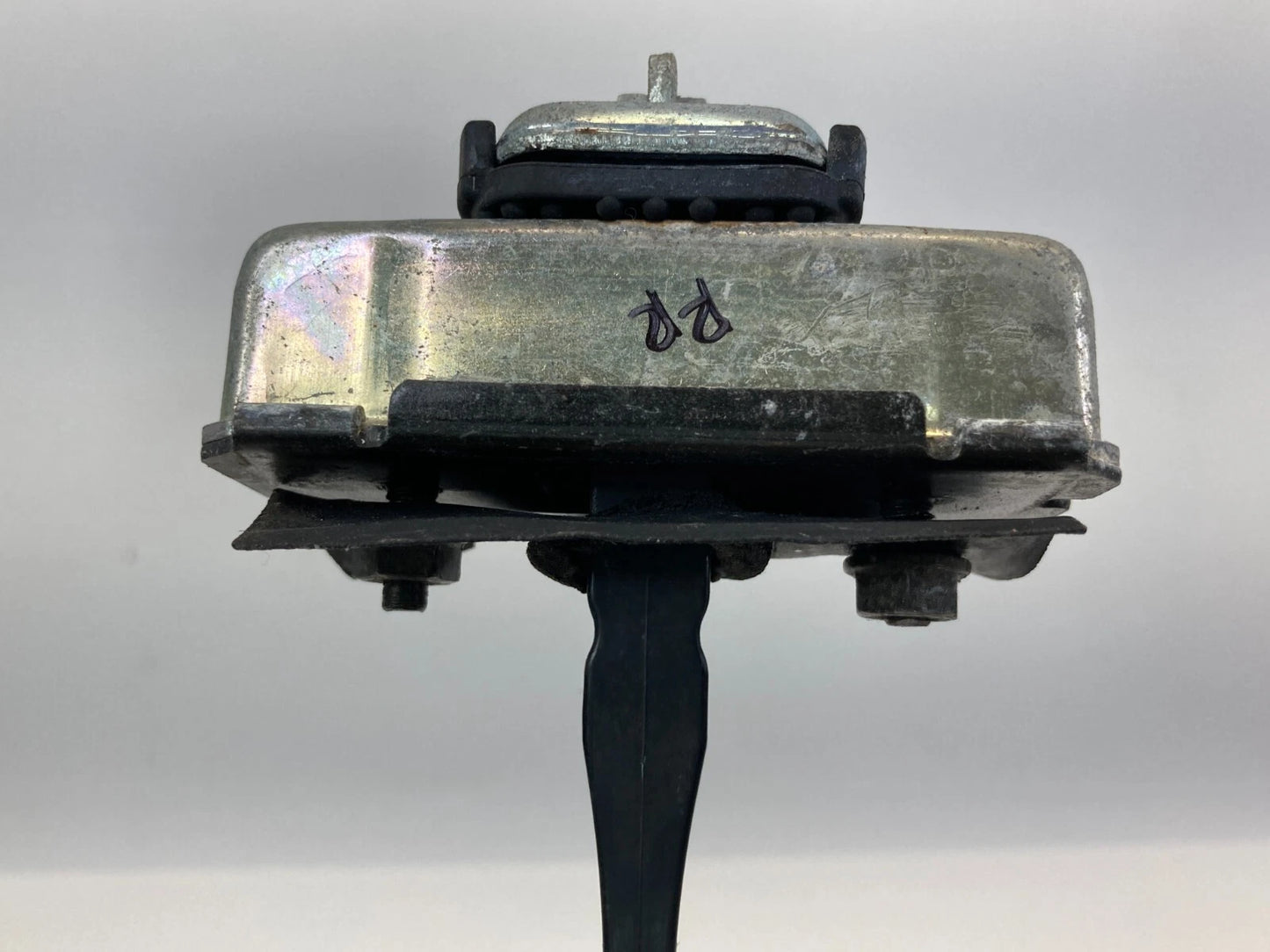 2004 2005 2006 ACURA TL REAR RIGHT SIDE DOOR CHECK STOP STOPPER DETENT