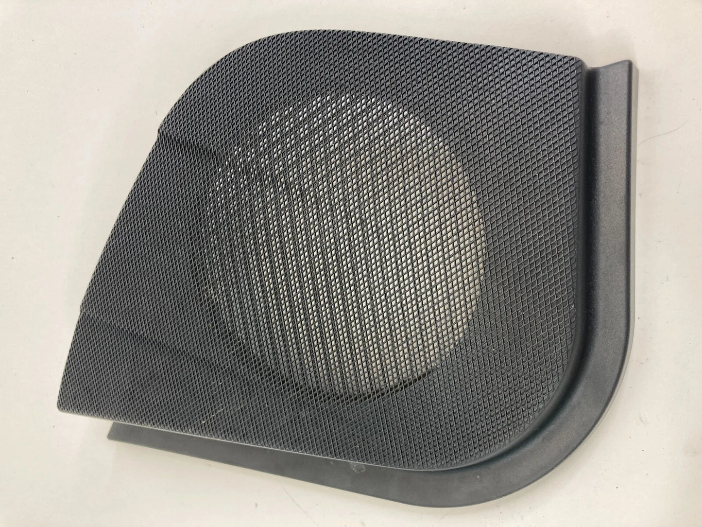 03-09 MERCEDES-BENZ E350 FRONT LEFT SIDE DOOR SPEAKER GRILLE COVER A2117200148
