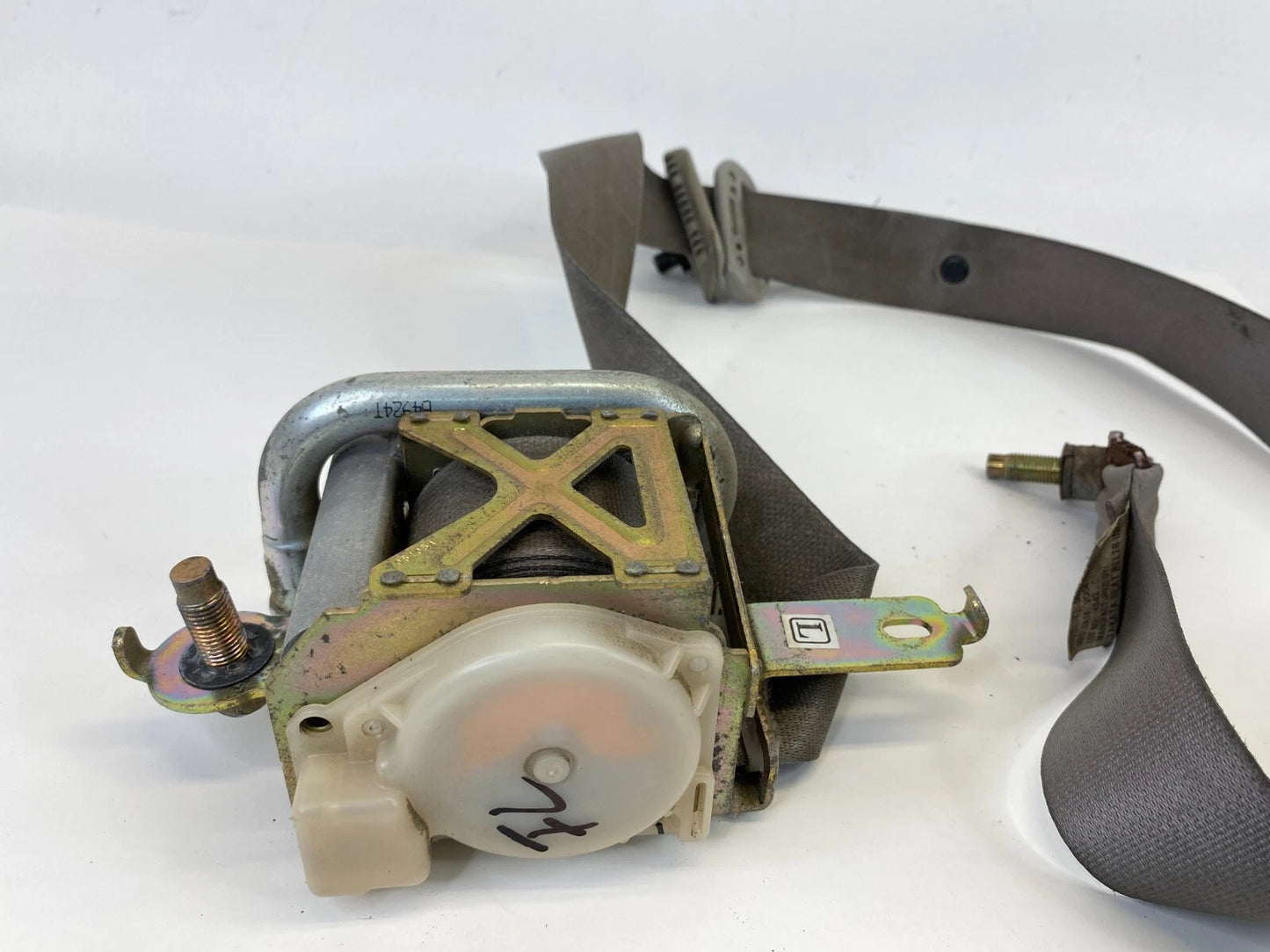 05 NISSAN ARMADA FRONT LEFT DRIVER SIDE SAFETY SEAT BELT RETRACTOR ASSEMBLY OEM