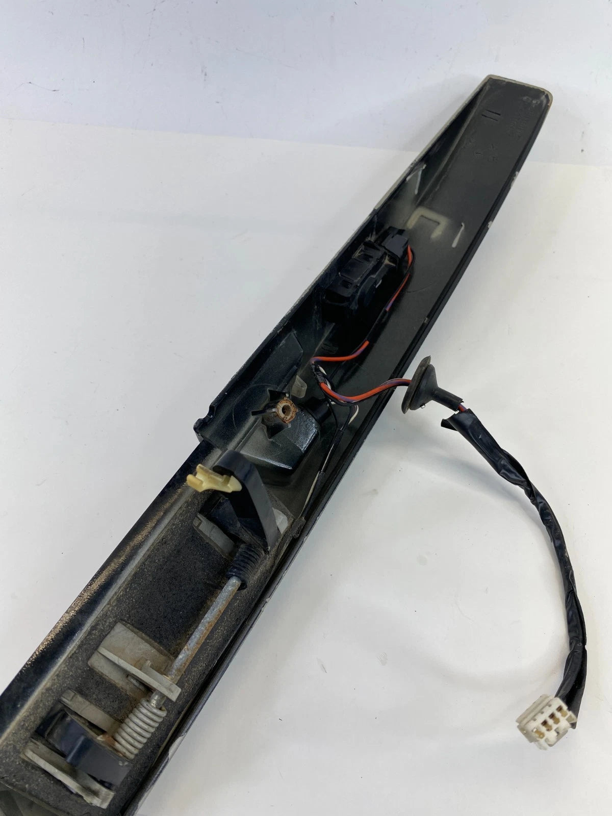 2005-2010 JEEP GRAND CHEROKEE LIFTGATE TAILGATE LICENSE TRIM MOLDING HANDLE OEM