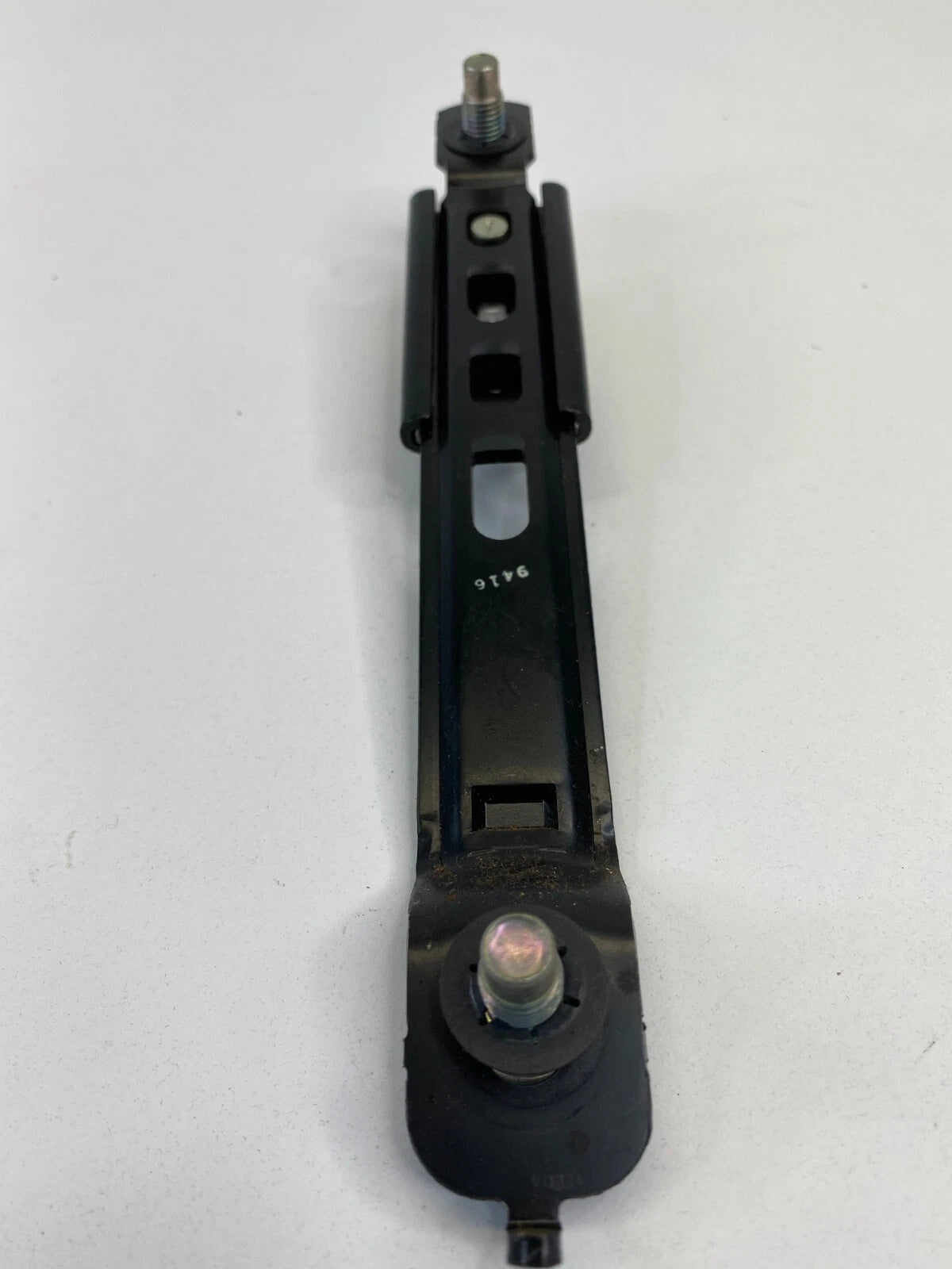 2007-2013 MITSUBISHI OUTLANDER FRONT LEFT DRIVER SIDE SEAT BELT HEIGHT ADJUSTER