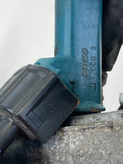 10-15 Toyota Prius 1.8L L4 AT Engine Fuel Injection Pipe Rail W/ Injectors OEM