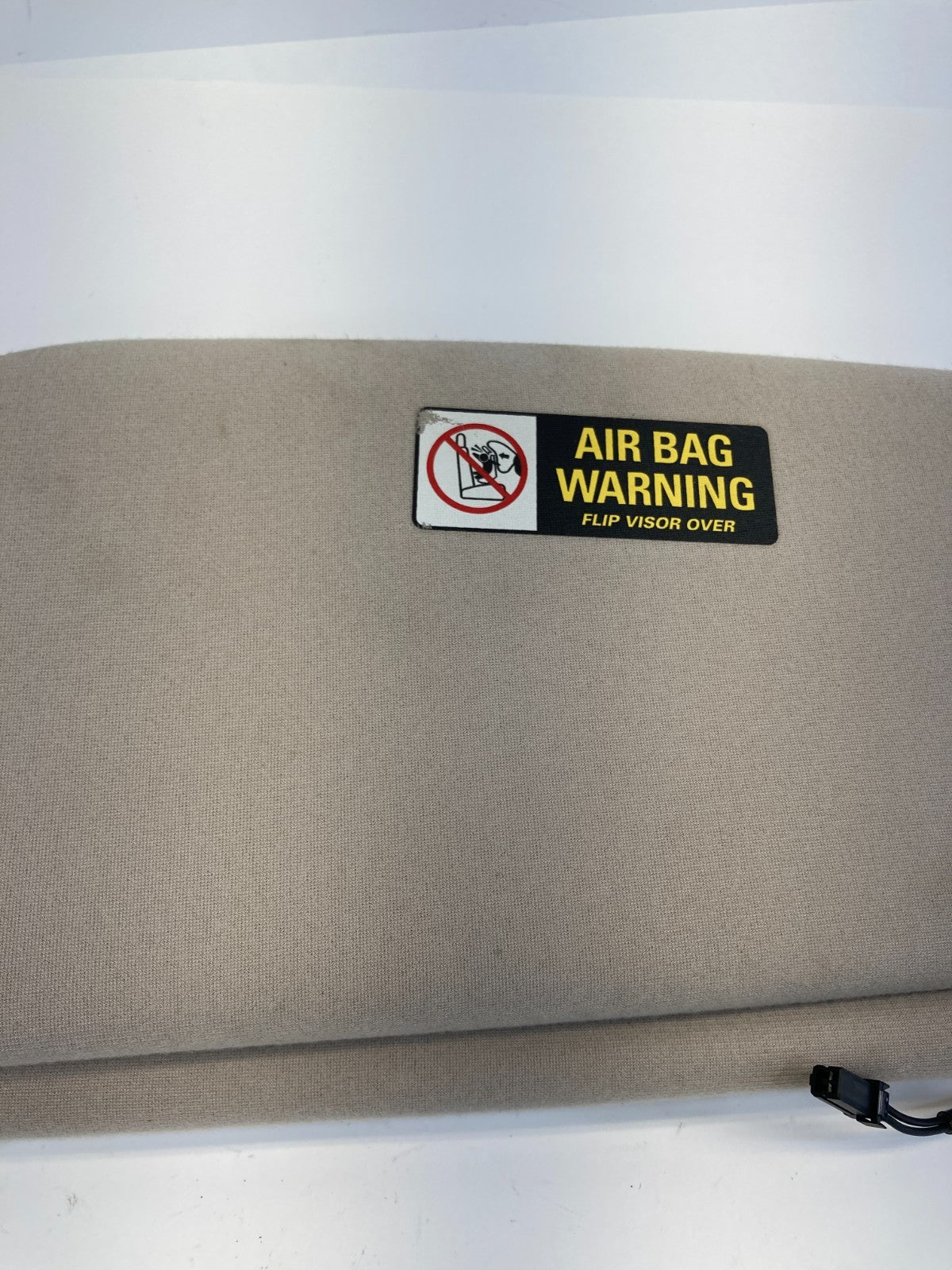 1998-2002 Lincoln Town Car Right Sunvisor Sun Visor Shade W /Light & Mirror OEM