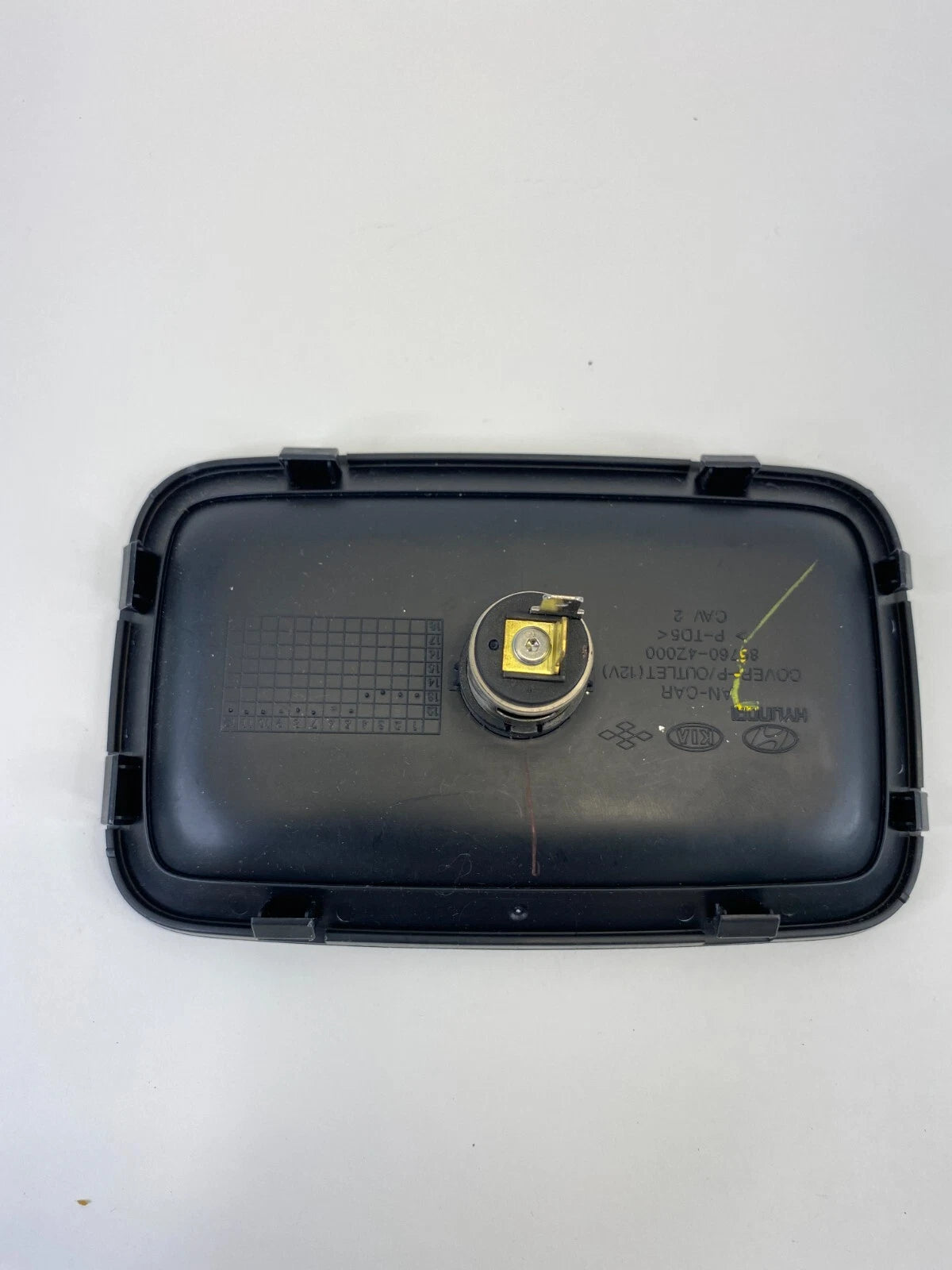 13-18 HYUNDAI SANTA FE SPORT REAR SIDE QUARTER PANEL POWER OUTLET W/ BEZEL OEM