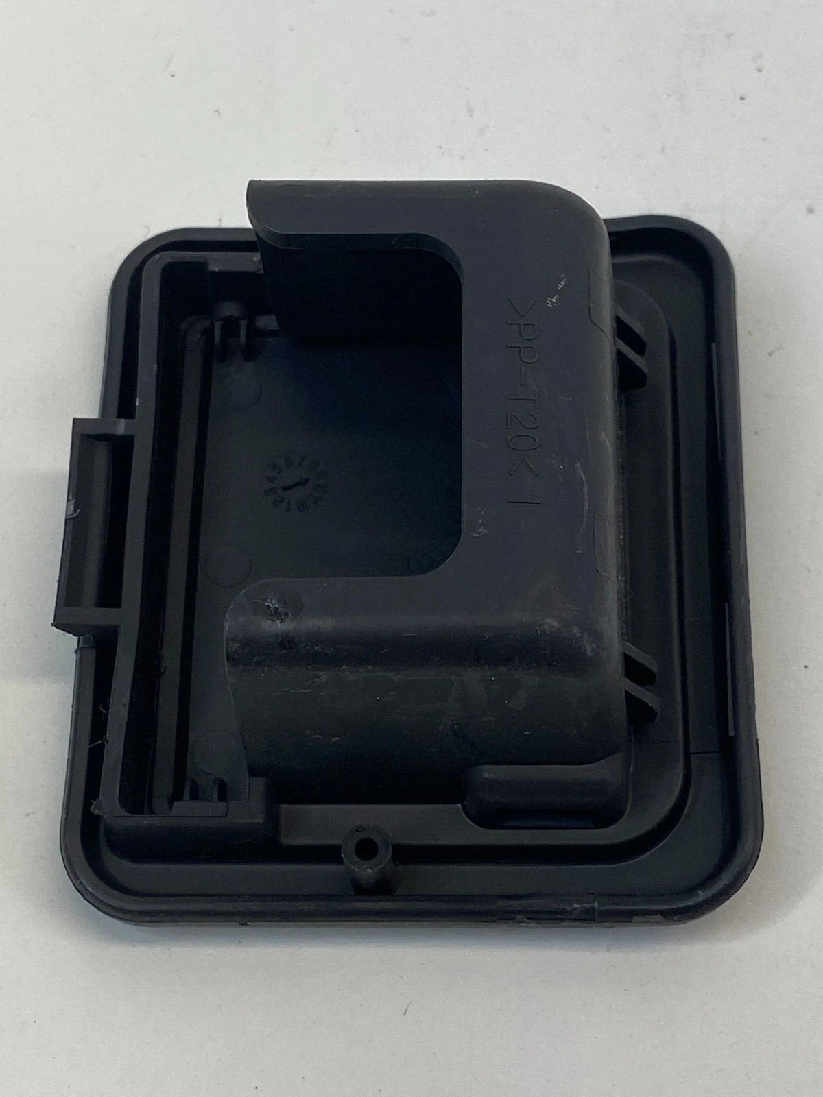 11-14 HYUNDAI SONATA REAR BACK DECK SEAT CHILD SAFETY ANCHOR HOOK COVER TRIM OEM