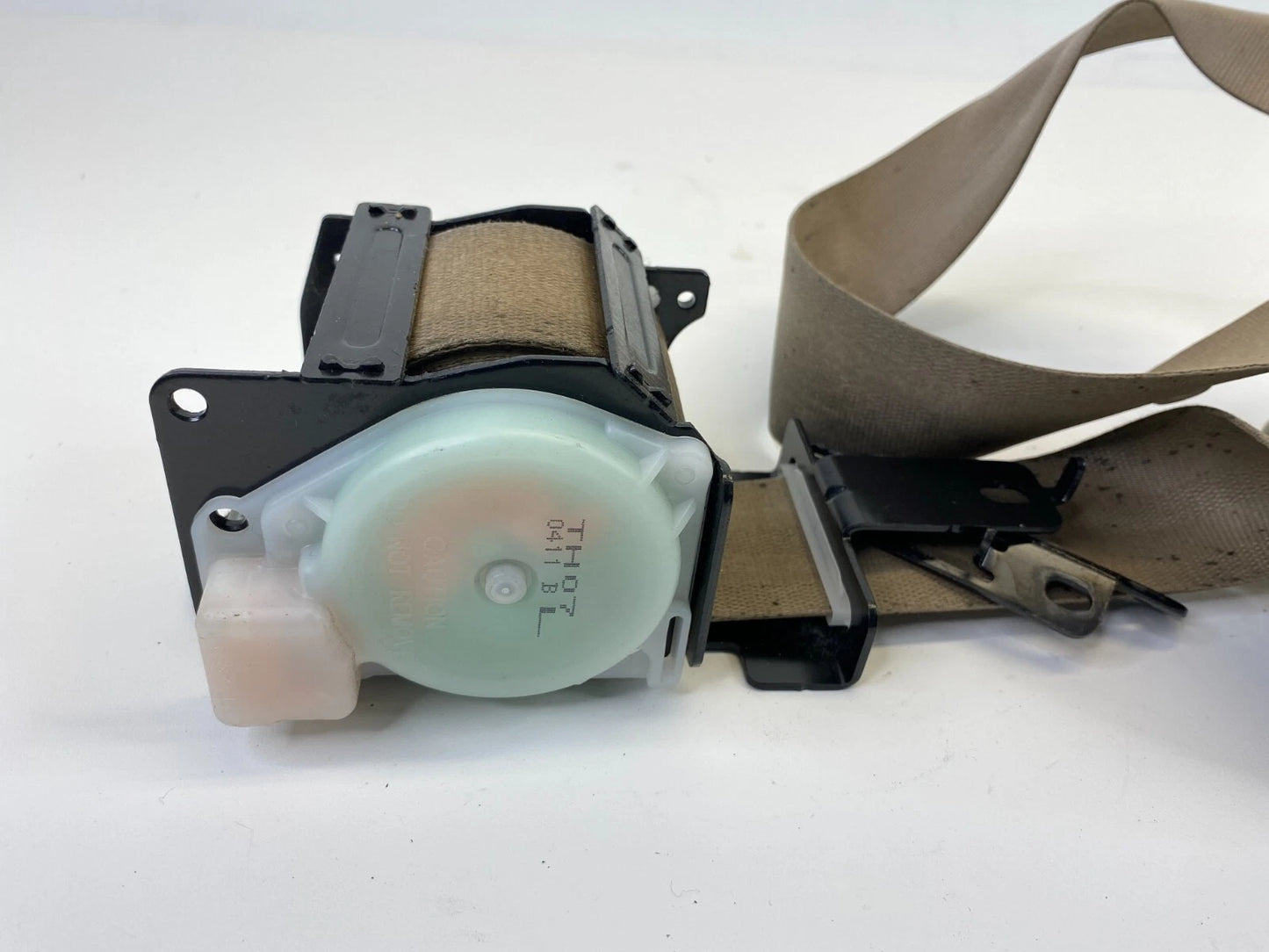 2000 2001 MAZDA MPV FRONT LEFT DRIVER SIDE SEAT BELT RETRACTOR TK-AB2-H695 OEM