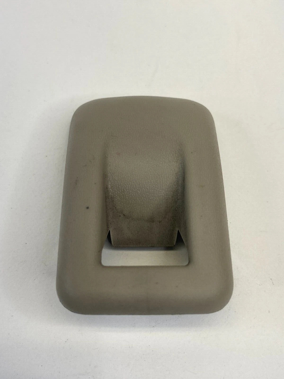 1998 1999 20002 2001 2002 TOYOTA COROLLA REAR SEAT CHILD ANCHOR CLIP TRIM COVER