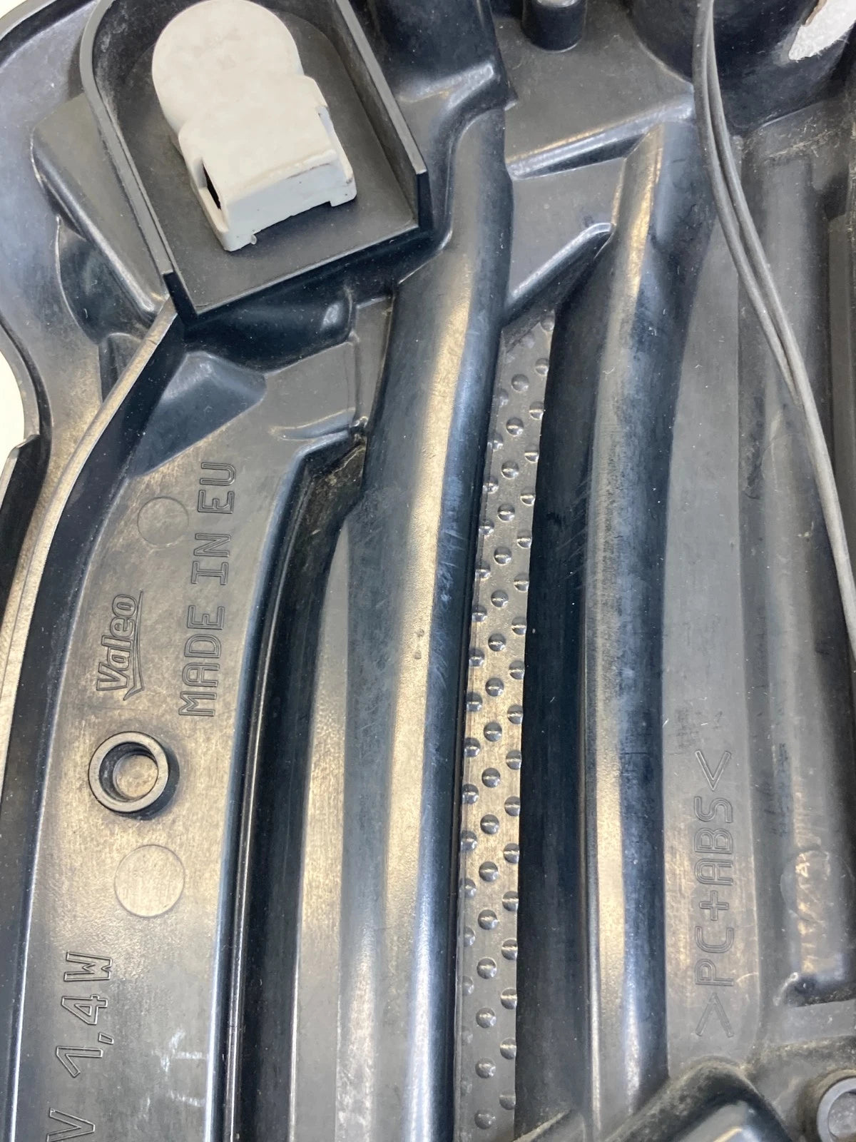 2011 2012 2013 Volvo S60 Front Right Side Marker Daytime Running Light OEM