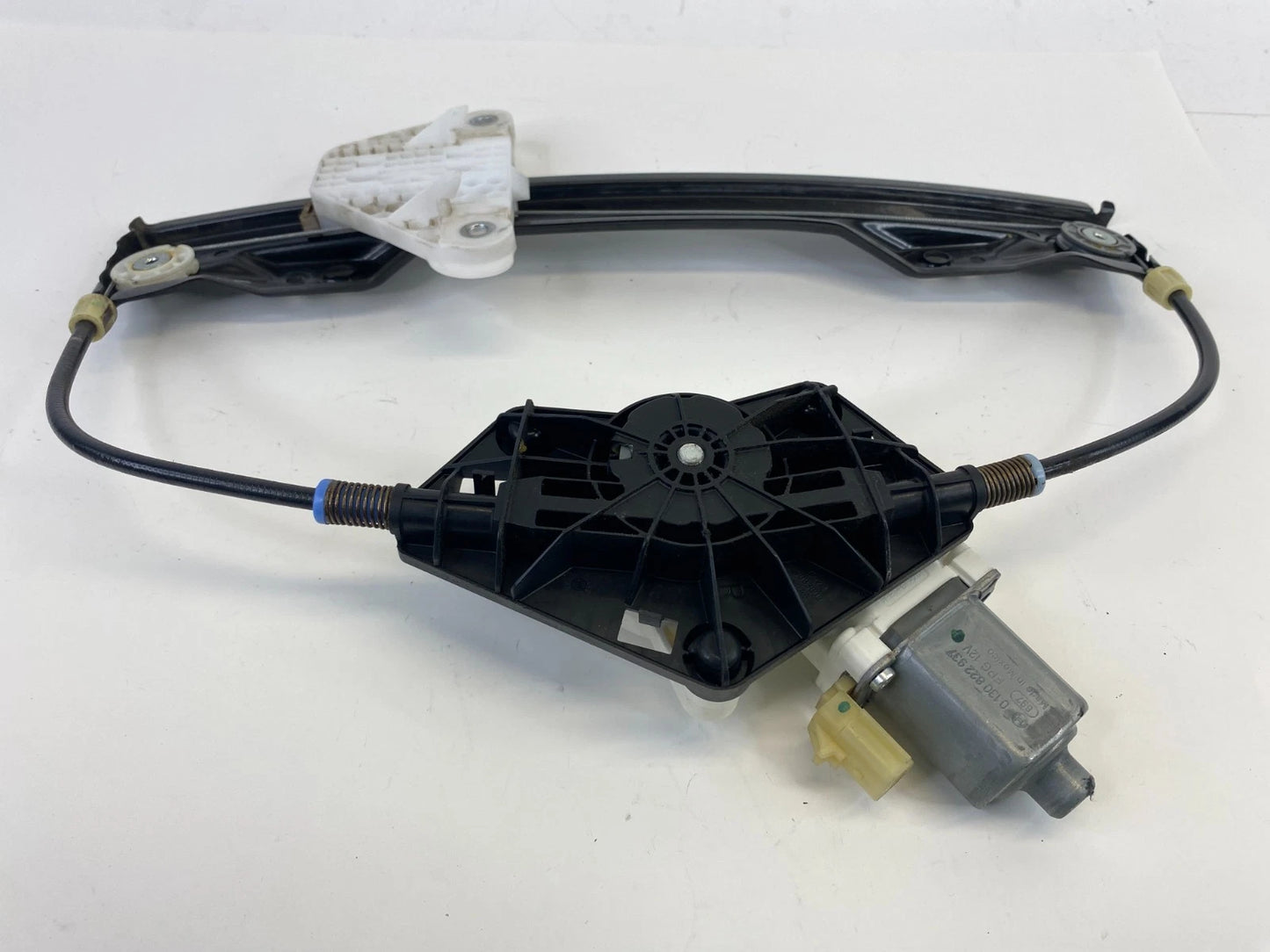 2015-2017 CHRYSLER 200 REAR RIGHT POWER WINDOW MOTOR AND REGULATOR 3035783A OEM