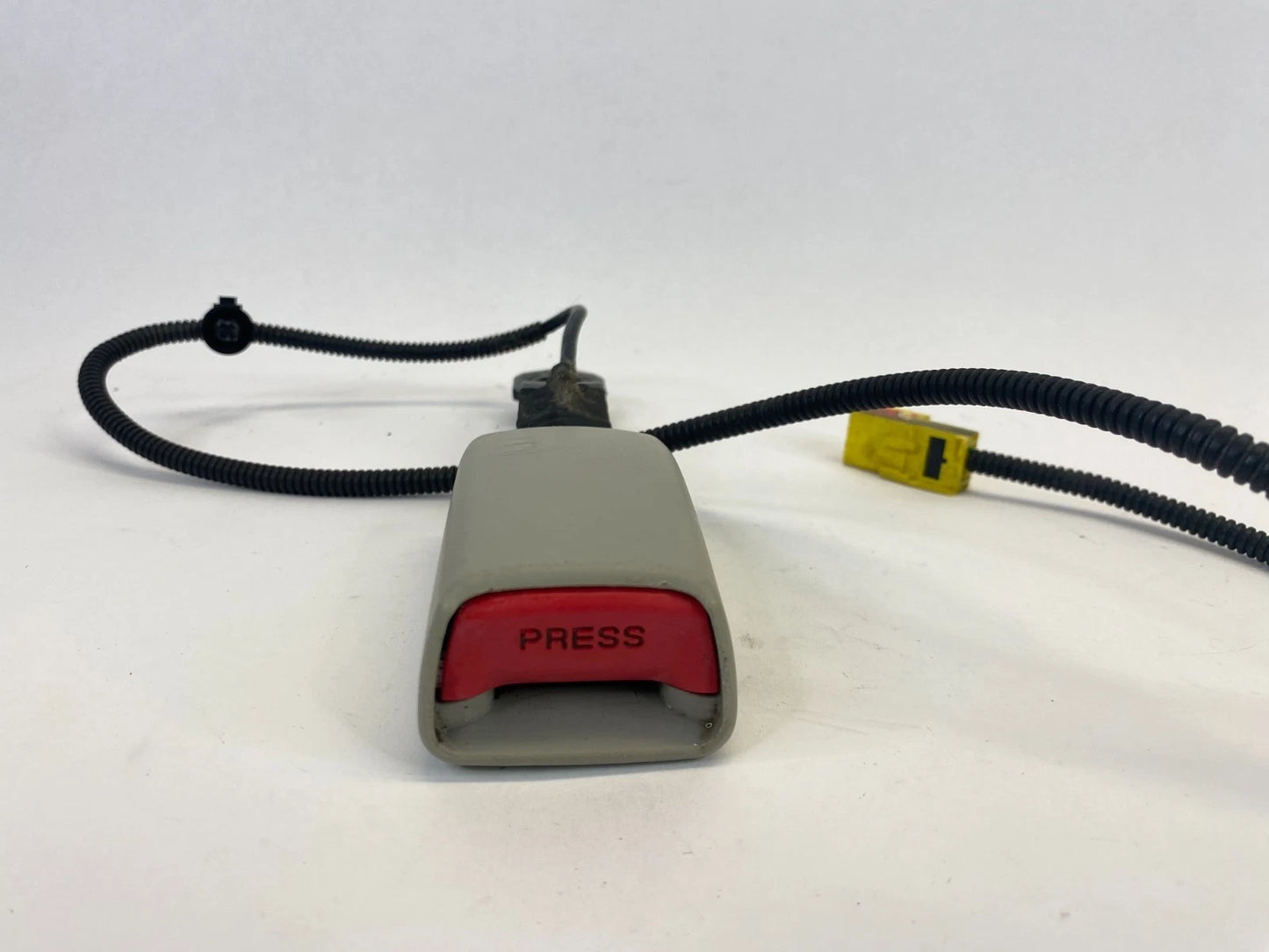 2011-2013 KIA FORTE FRONT LEFT DRIVER SIDE SEAT BELT BUCKLE 88830-1M80080 OEM