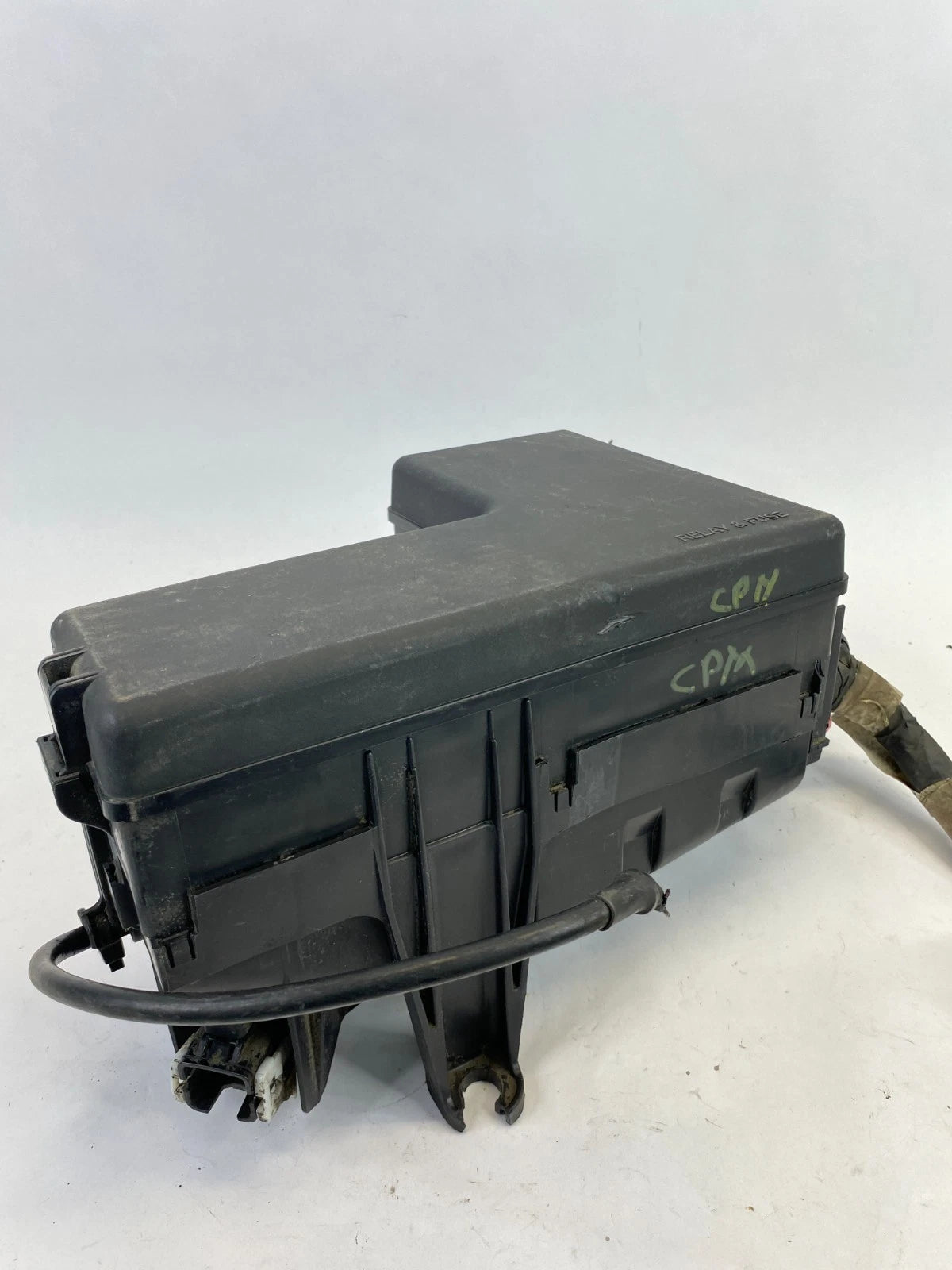 2003-2006 TOYOTA TUNDRA 4.0L V6 A/T ENGINE COMPARTMENT FUSE RELAY JUNCTION BOX
