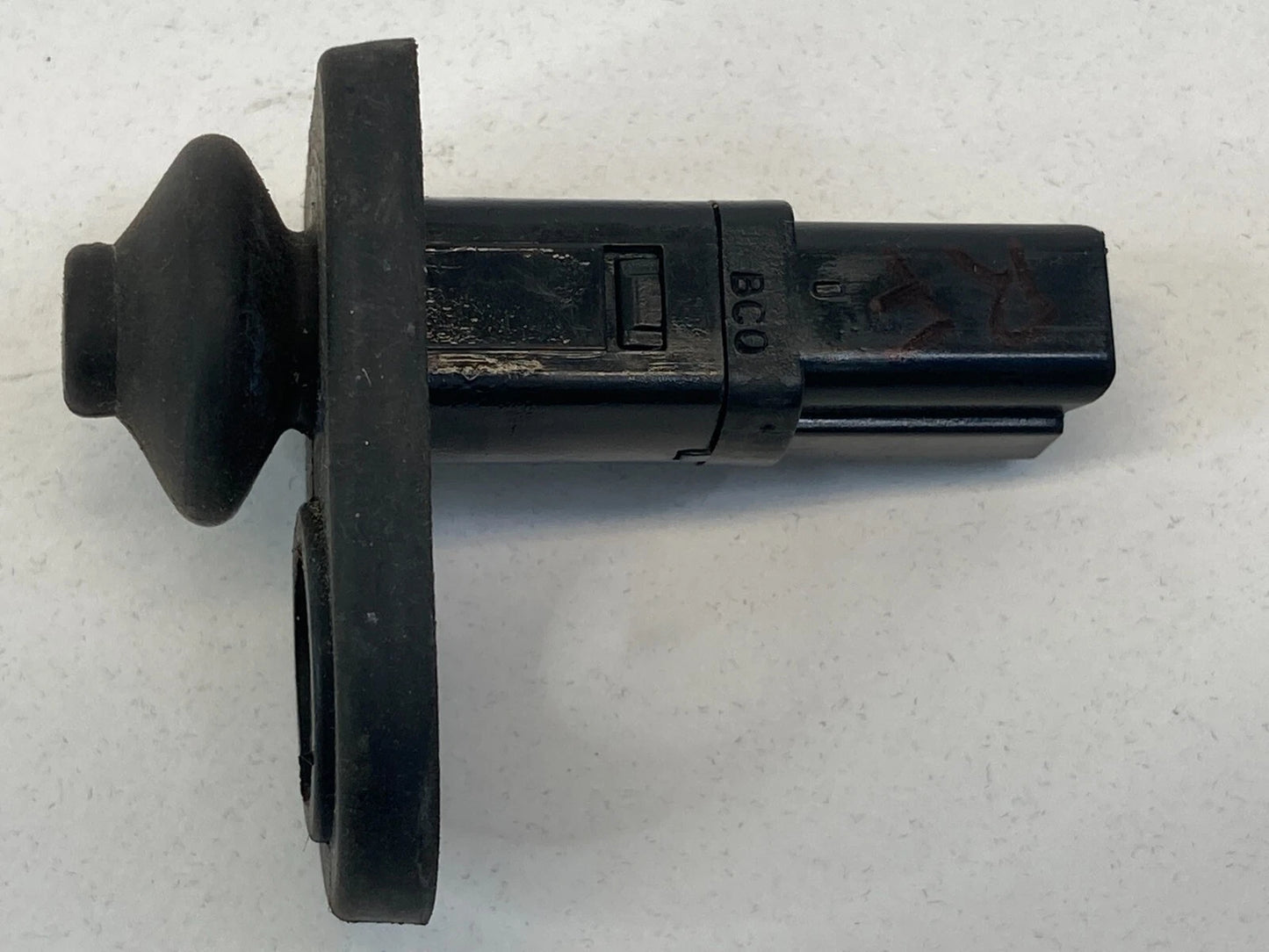 05-10 KIA SPORTAGE FRONT RIGHT DOOR AJAR JAMB LIGHT COURTESY CONTROL SWITCH OEM