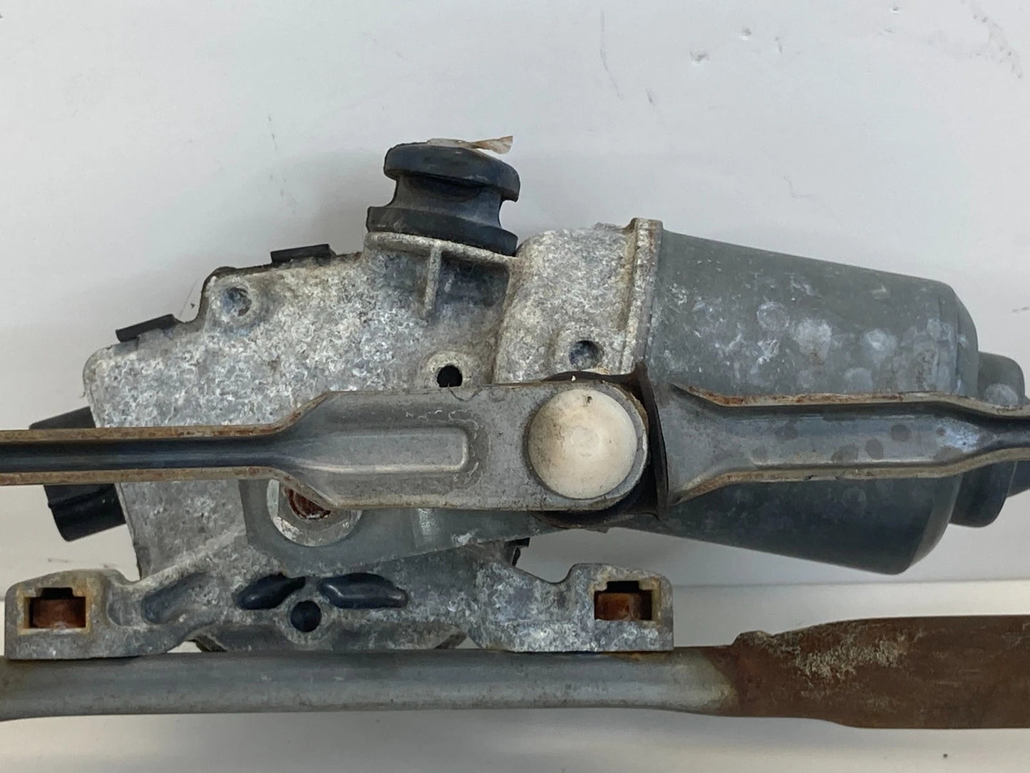 2006-2012 FORD FUSION FRONT WINDSHIELD WIPER MOTOR W/ LINKAGE CE53-17566-AA OEM