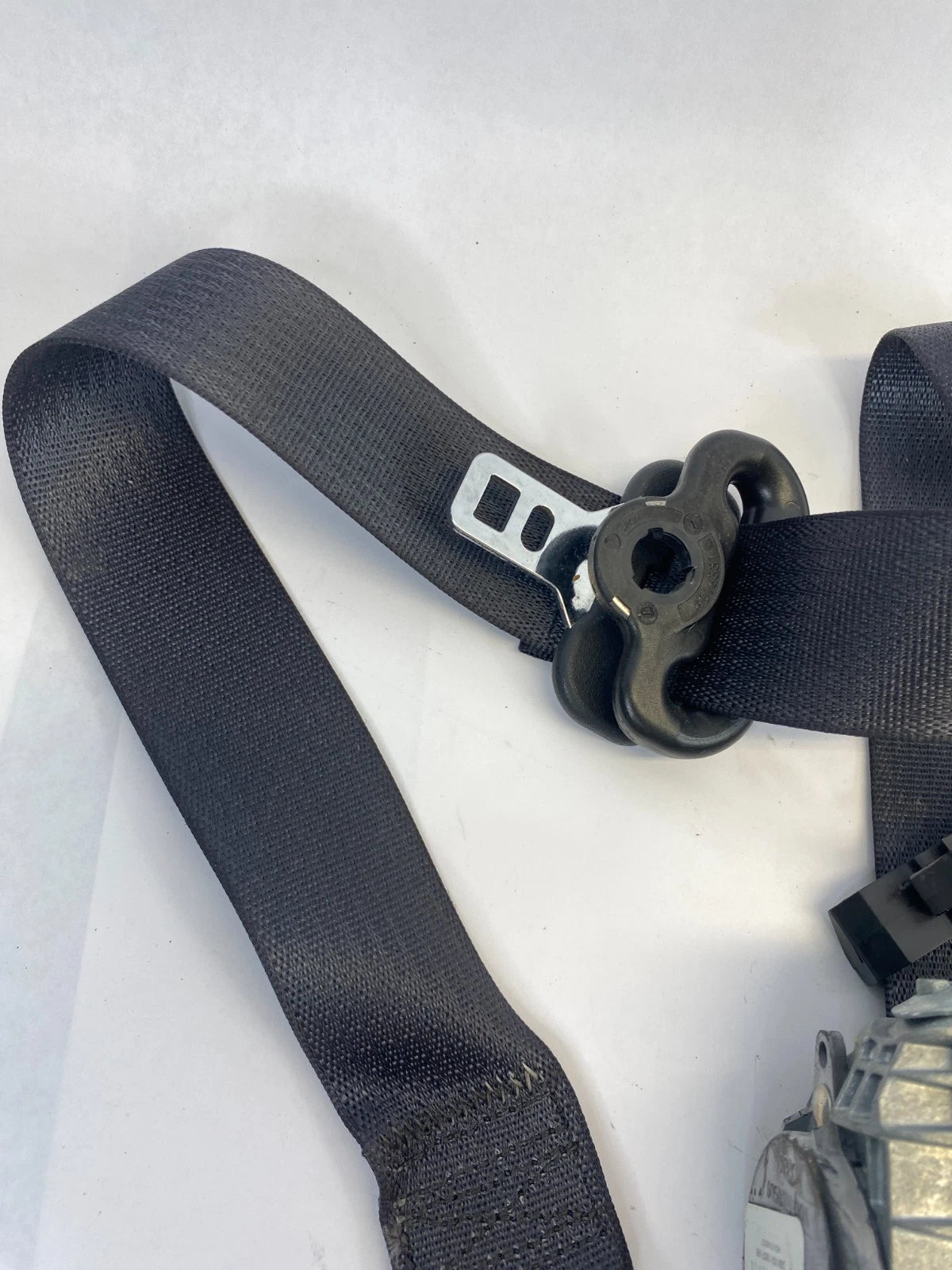 2009 2010 DODGE JOURNEY FRONT PASSENGER RIGHT SEAT BELT RETRACTOR 1AN02XDVAF OEM