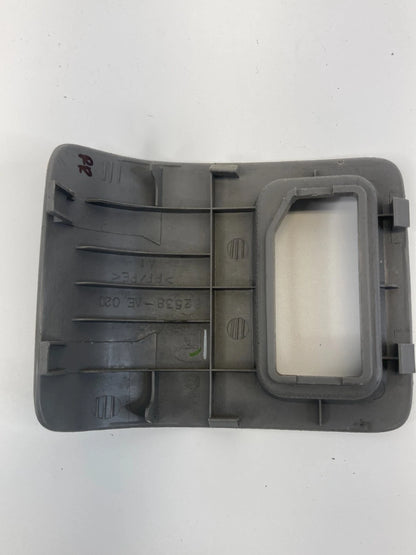 04-10 TOYOTA SIENNA REAR RIGHT INNER COURTESY LIGHT COVER TRIM 62538-AE020 OEM