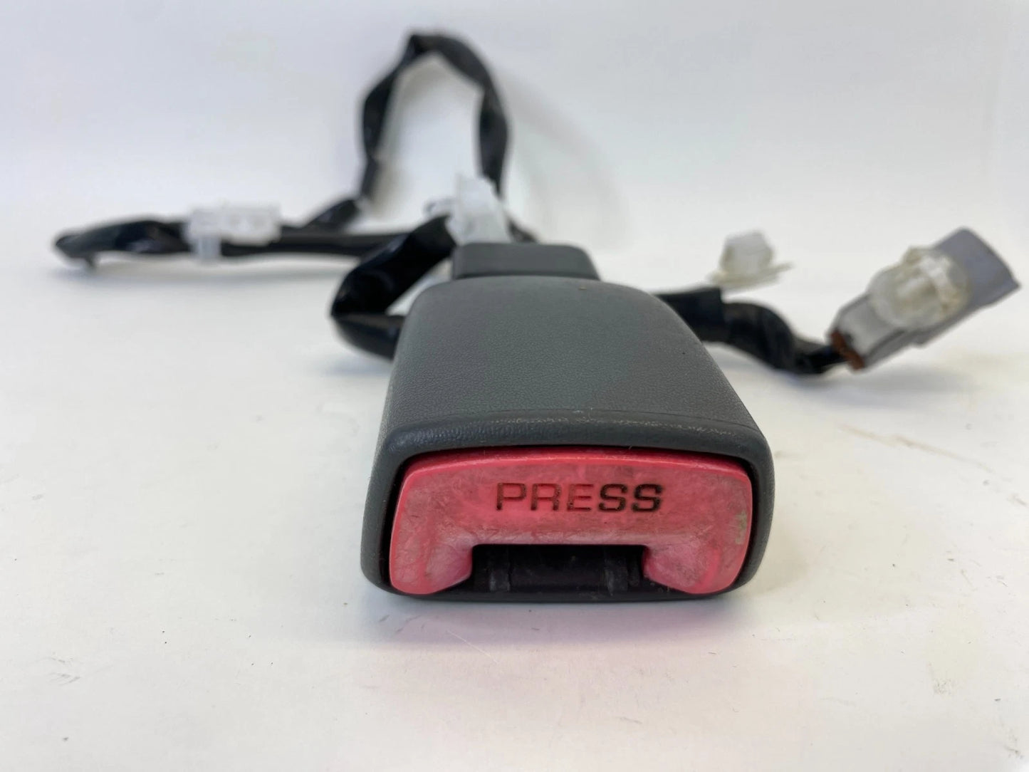 06 07 08 09 TOYOTA PRIUS FRONT RIGHT PASSENGER SIDE SEAT BELT BUCKLE E034501 OEM