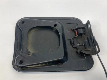 05-08 MAGNUM 05-10 CHRYSLER 300 RR FUEL FILLER DOOR GAS TANK LID COVER BLACK OEM