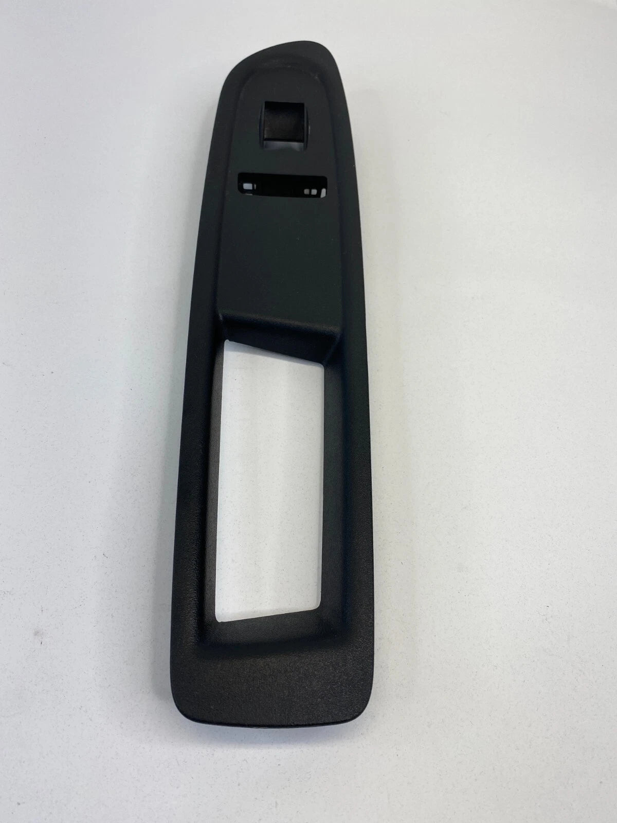2009-2012 CHEVROLET TRAVERSE FRONT RIGHT SIDE WINDOW SWITCH BEZEL TRIM ONLY OEM