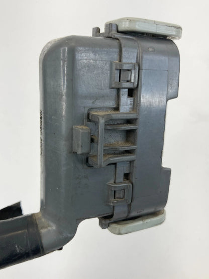 99-04 HONDA ODYSSEY 3.5L V6 AT FWD ABS ANTI LOCK BRAKE PUMP RELAY PLUG CONNECTOR