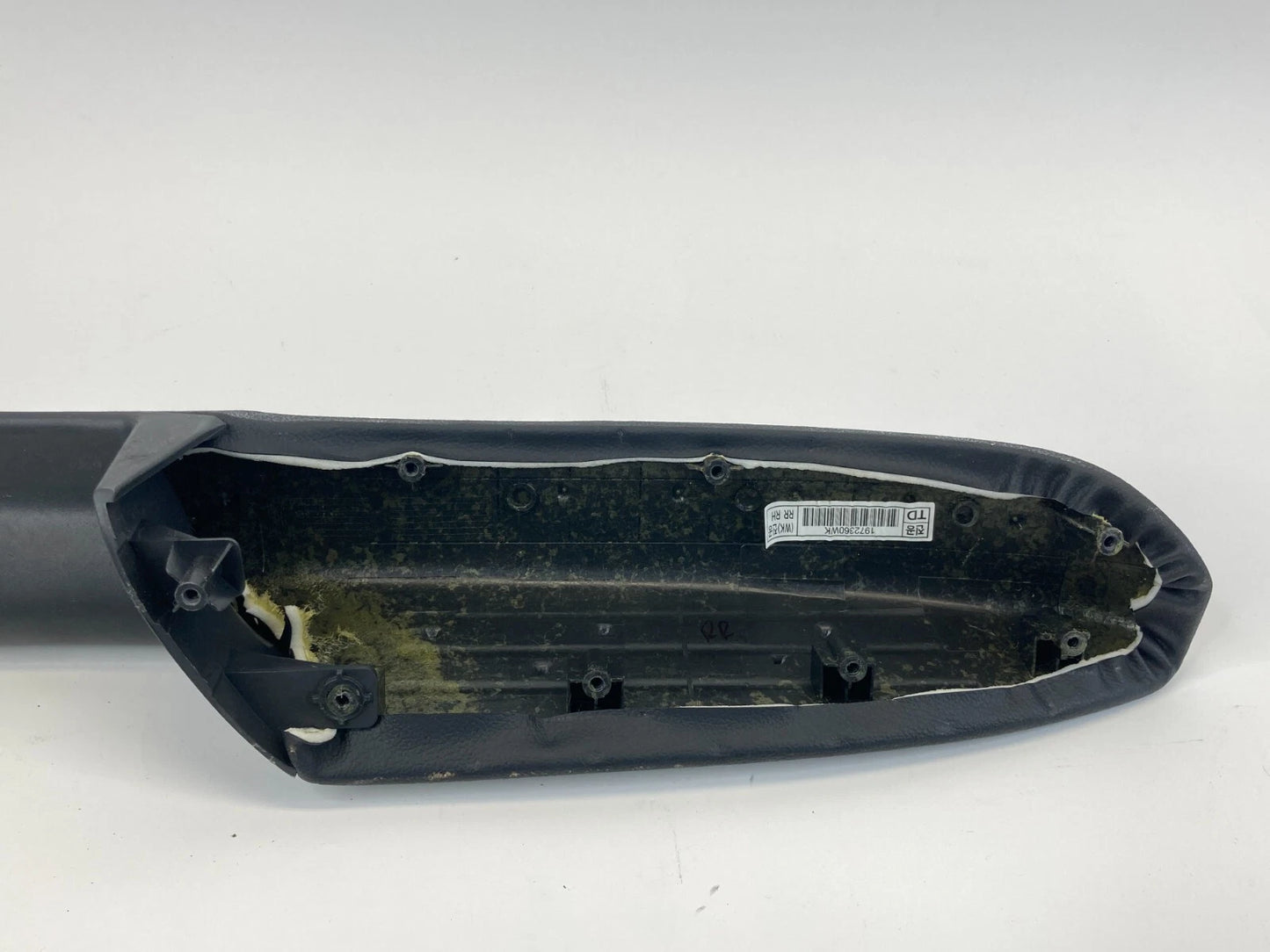 2010-2013 KIA FORTE DOOR ARMREST REAR RIGHT PASSENGER SIDE BLACK TRIM PANEL OEM