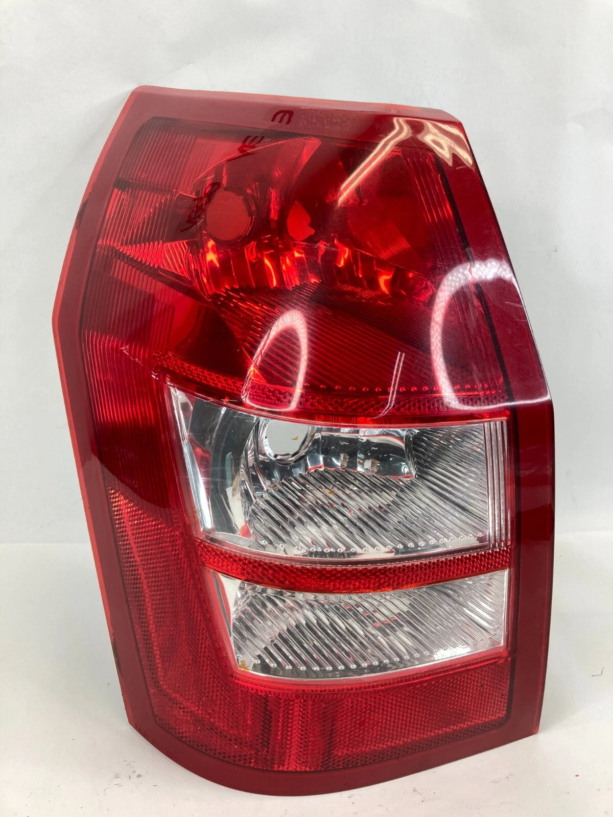 2005 05 DODGE MAGNUM REAR LEFT DRIVER TAIL LIGHT TAILLIGHT LAMP 04805967AG OEM