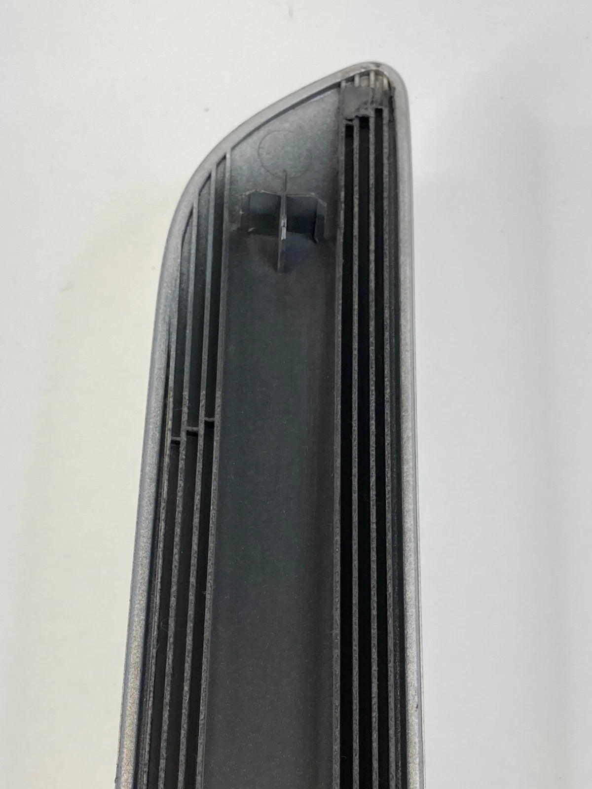 2004-2011 VOLVO S40 SEDAN EXTERIOR REAR LEFT DOOR MOLDING TRIM BEZEL 39987038