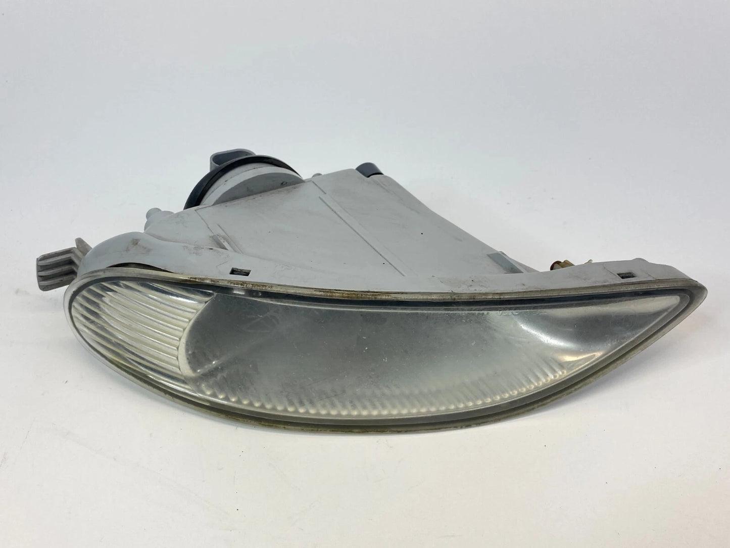 2002-2004 TOYOTA CAMRY SEDAN 4-DR FRONT LEFT DRIVER SIDE FOG LIGHT LAMP ASSEMBLY