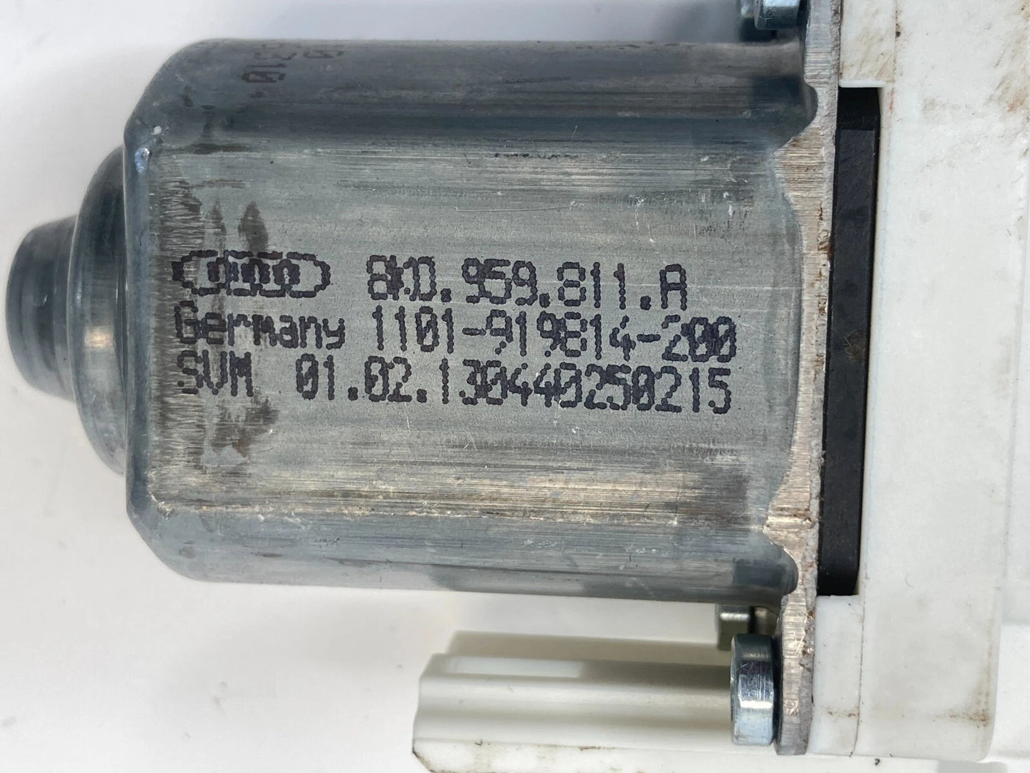 2009-2016 AUDI A4 QUATTRO REAR LEFT SIDE DOOR POWER WINDOW MOTOR 8K0-959-811-A
